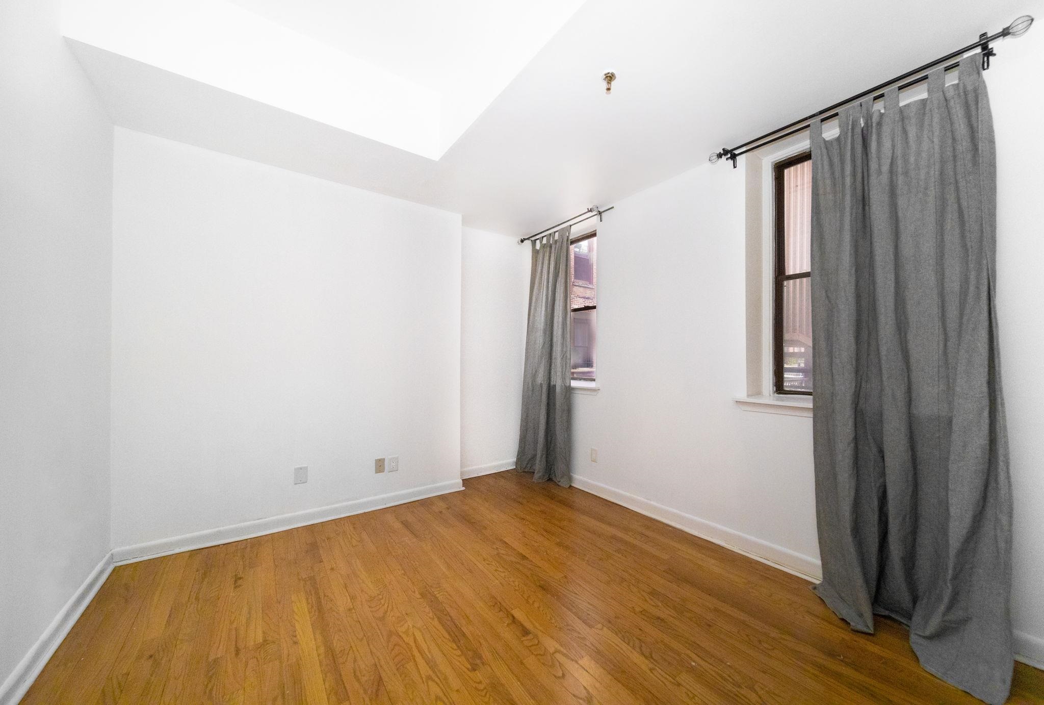 227 CHRISTOPHER COLUMBUS DR Unit: 111b