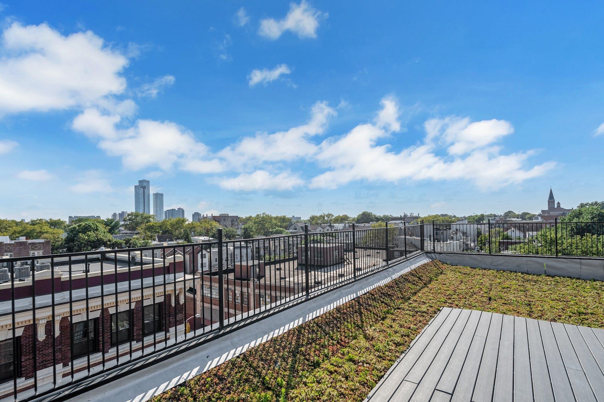 122-124 NEW YORK AVE Unit: 201