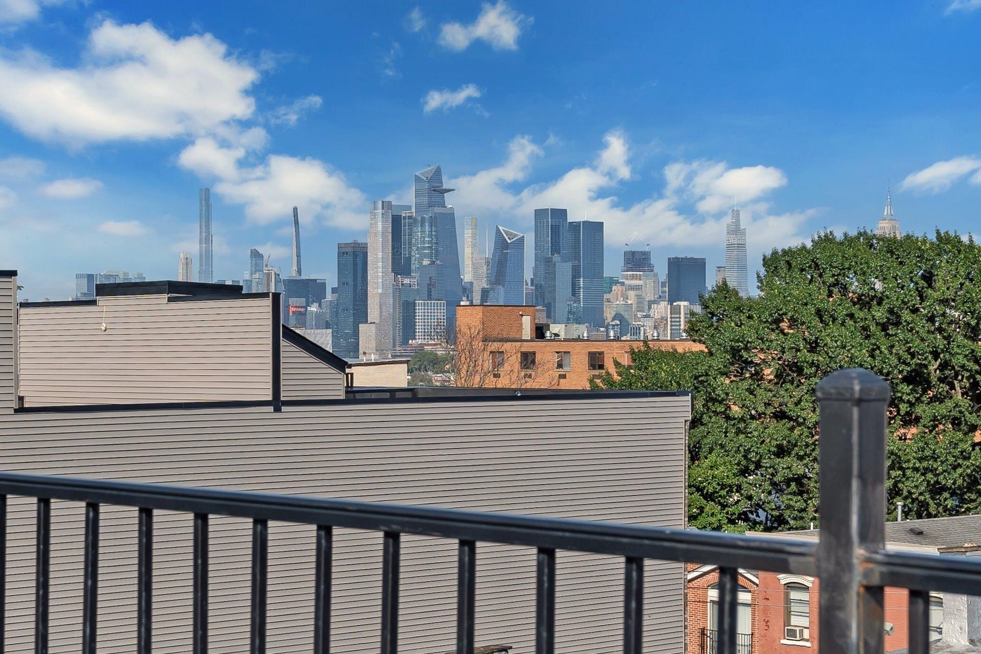 122-124 NEW YORK AVE Unit: 201
