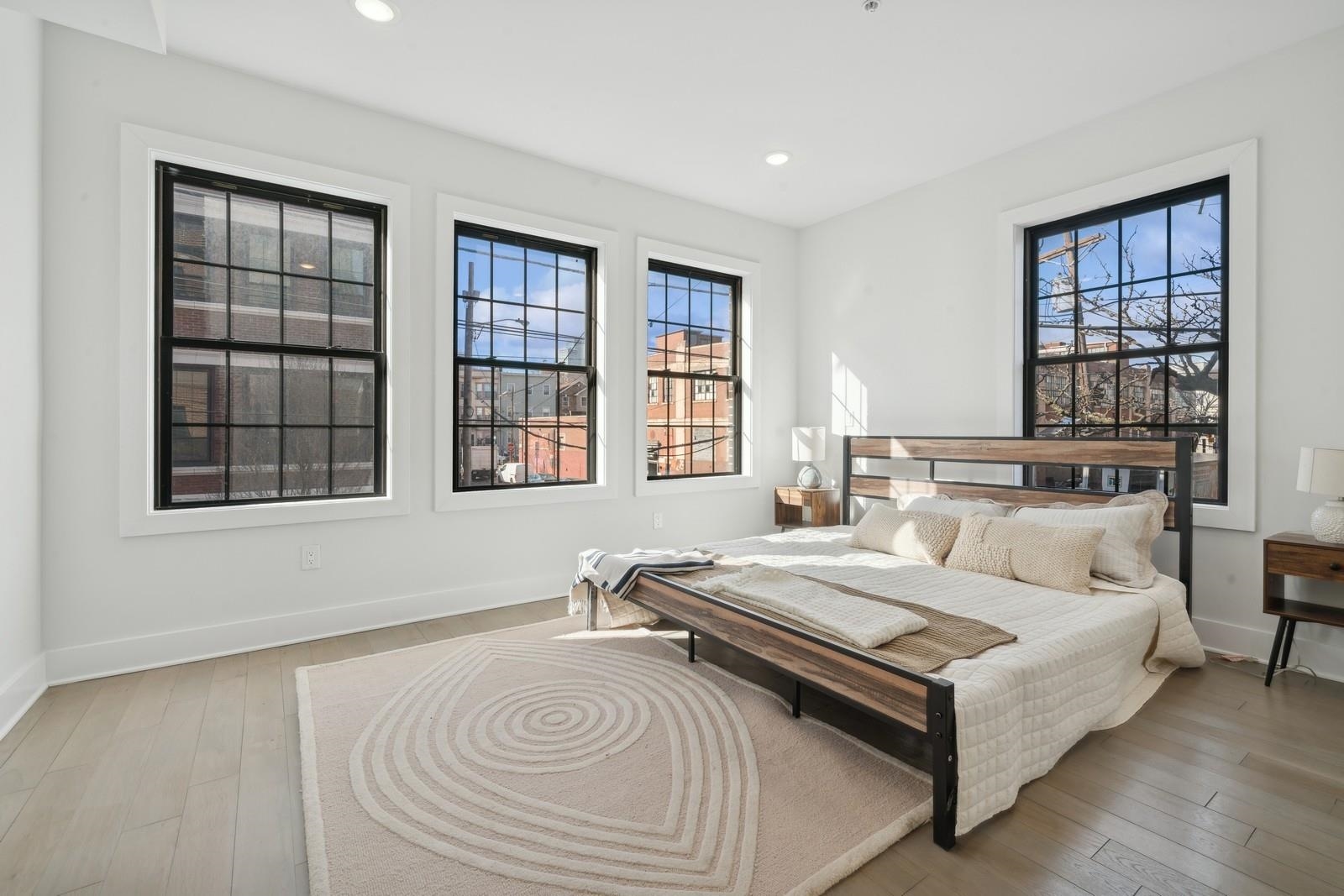 122-124 NEW YORK AVE Unit: 201