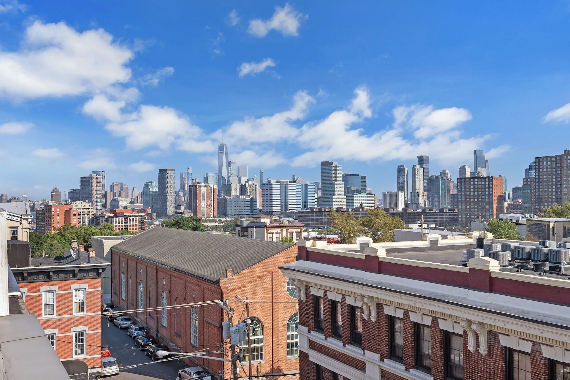 122-124 NEW YORK AVE Unit: 201