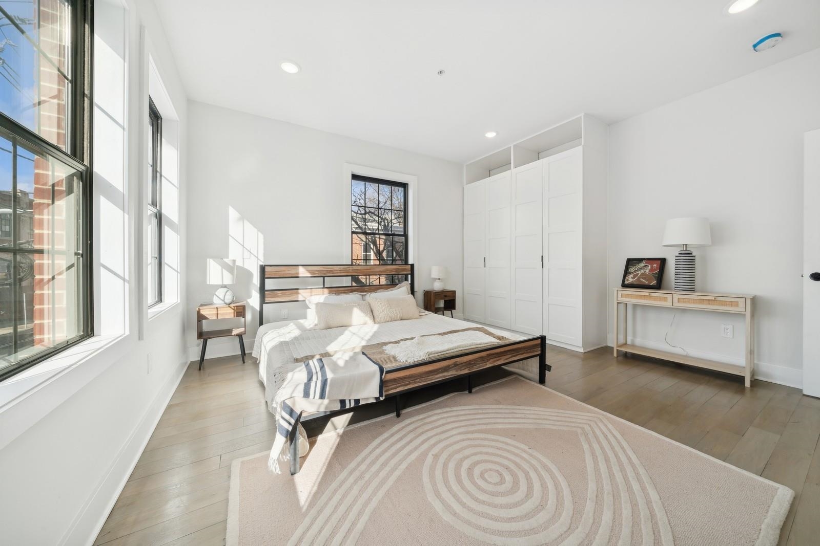 122-124 NEW YORK AVE Unit: 201