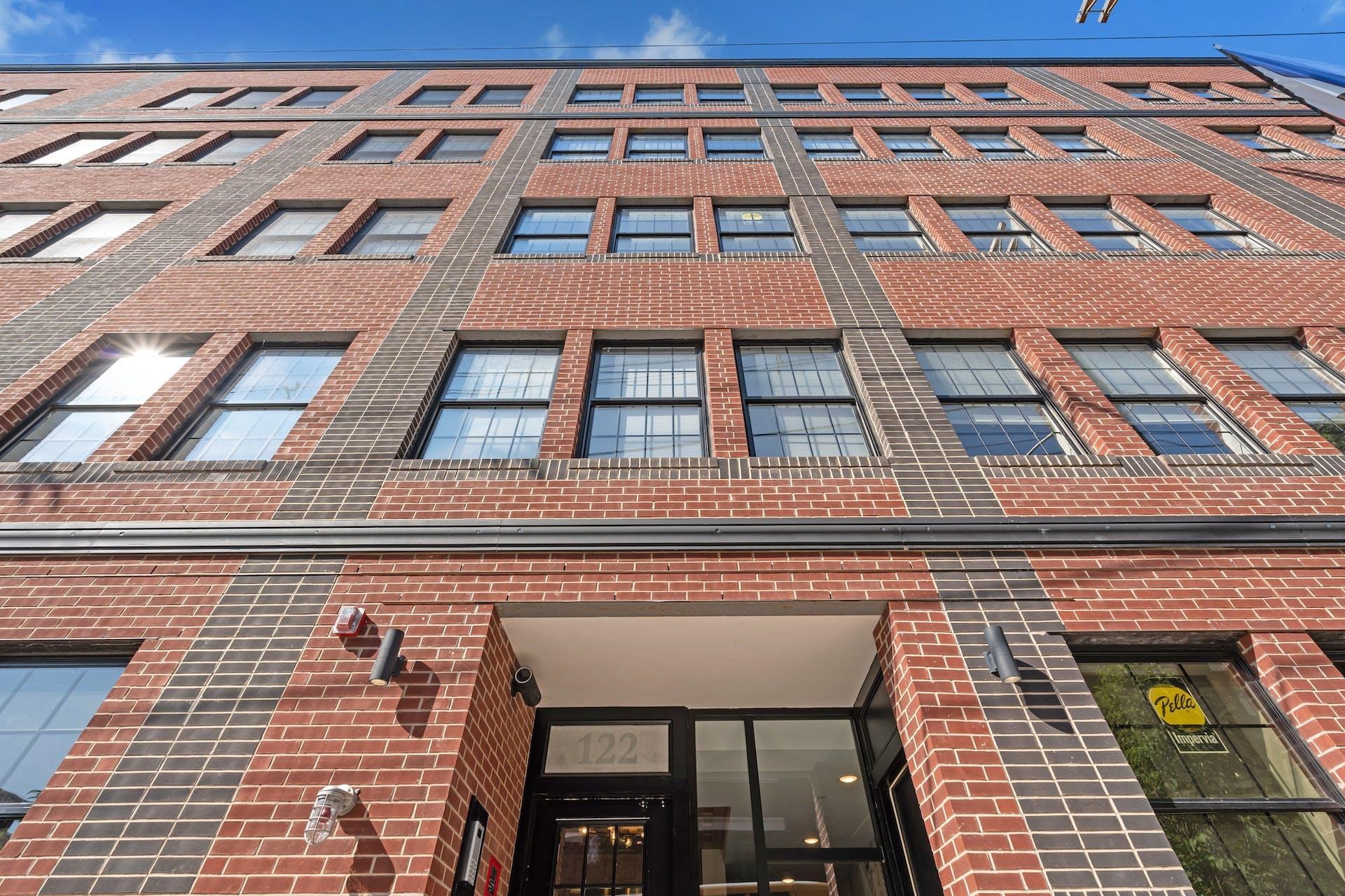 122-124 NEW YORK AVE Unit: 201