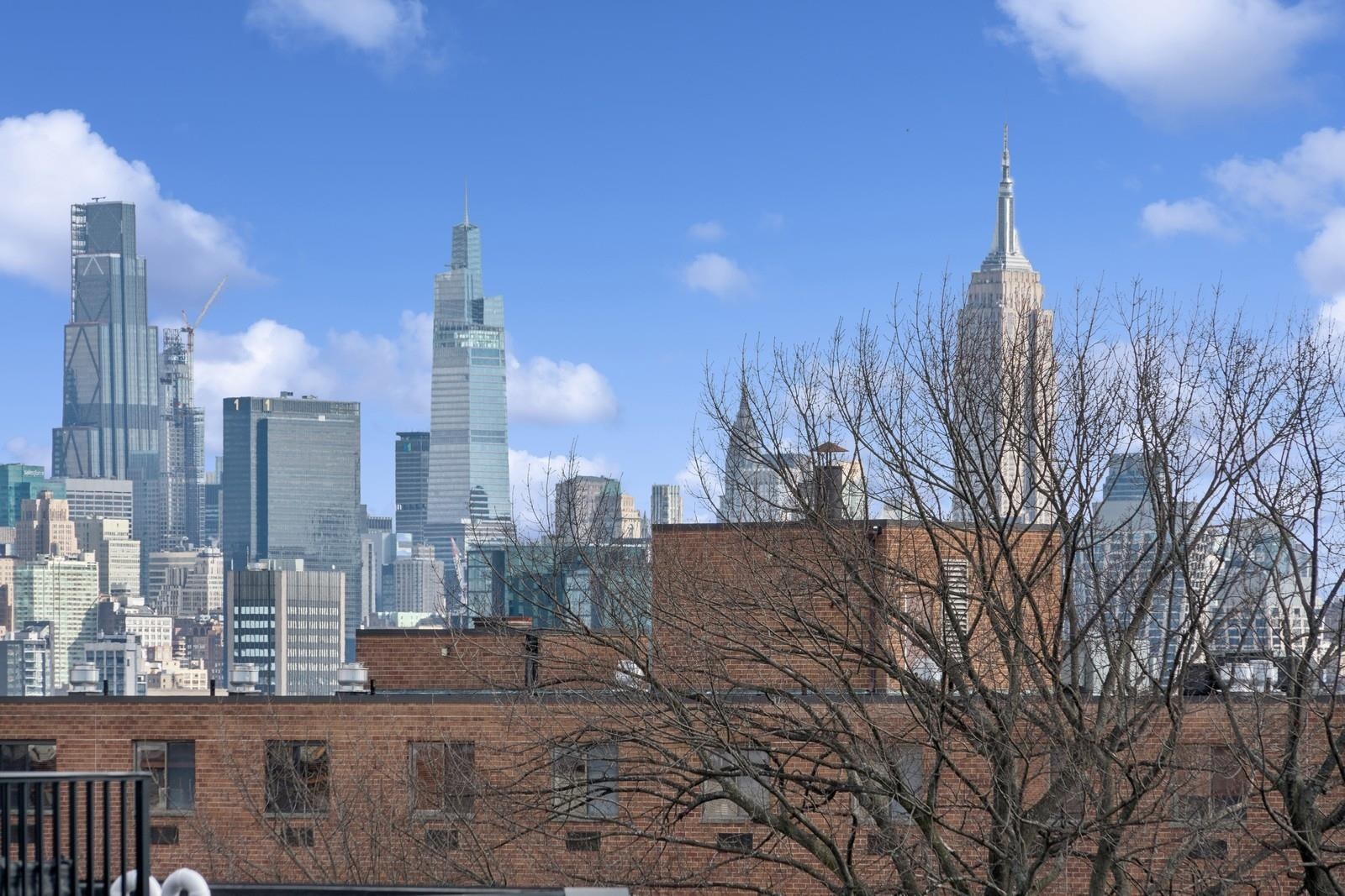 122-124 NEW YORK AVE Unit: 201