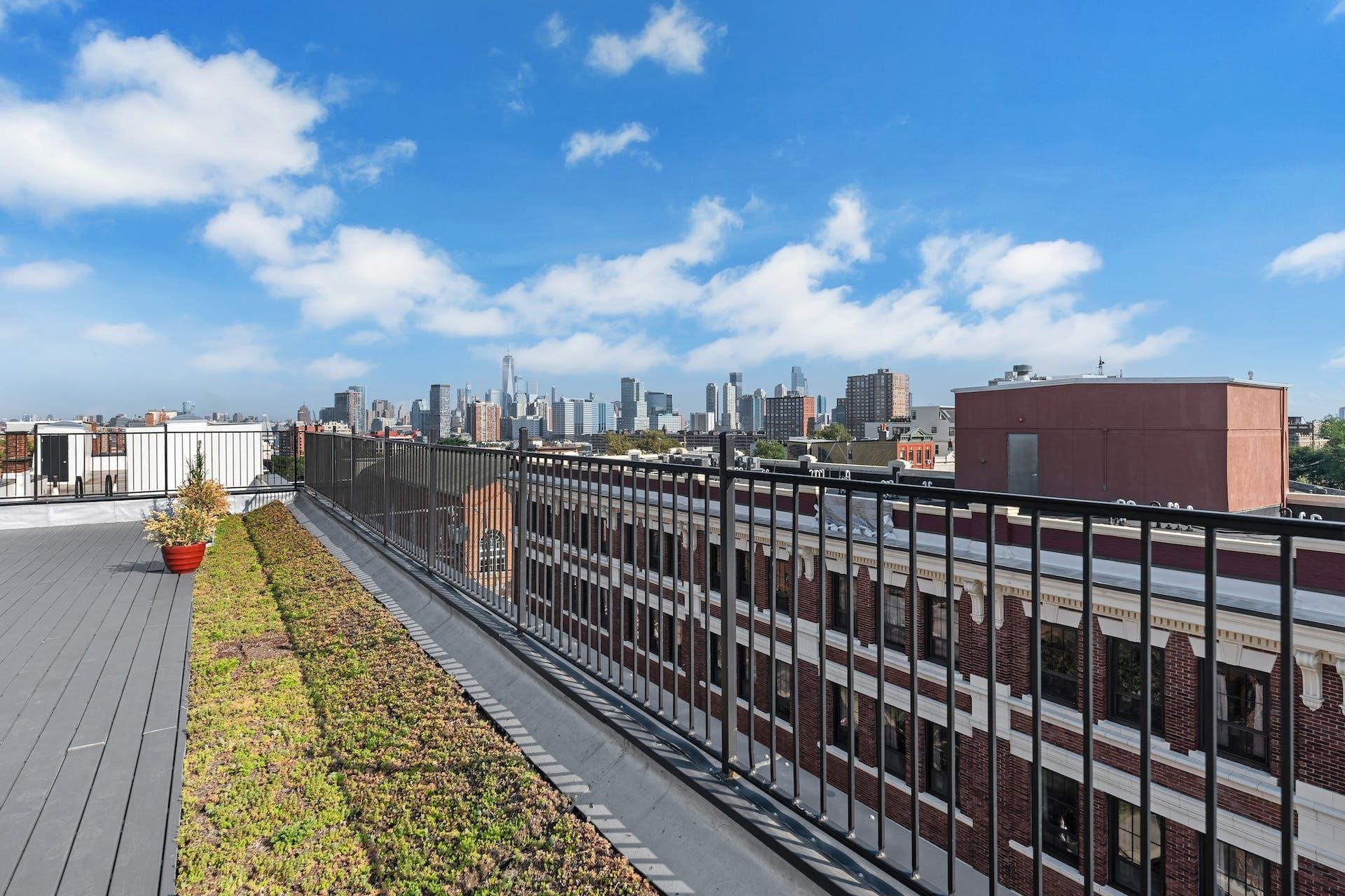 122-124 NEW YORK AVE Unit: 201