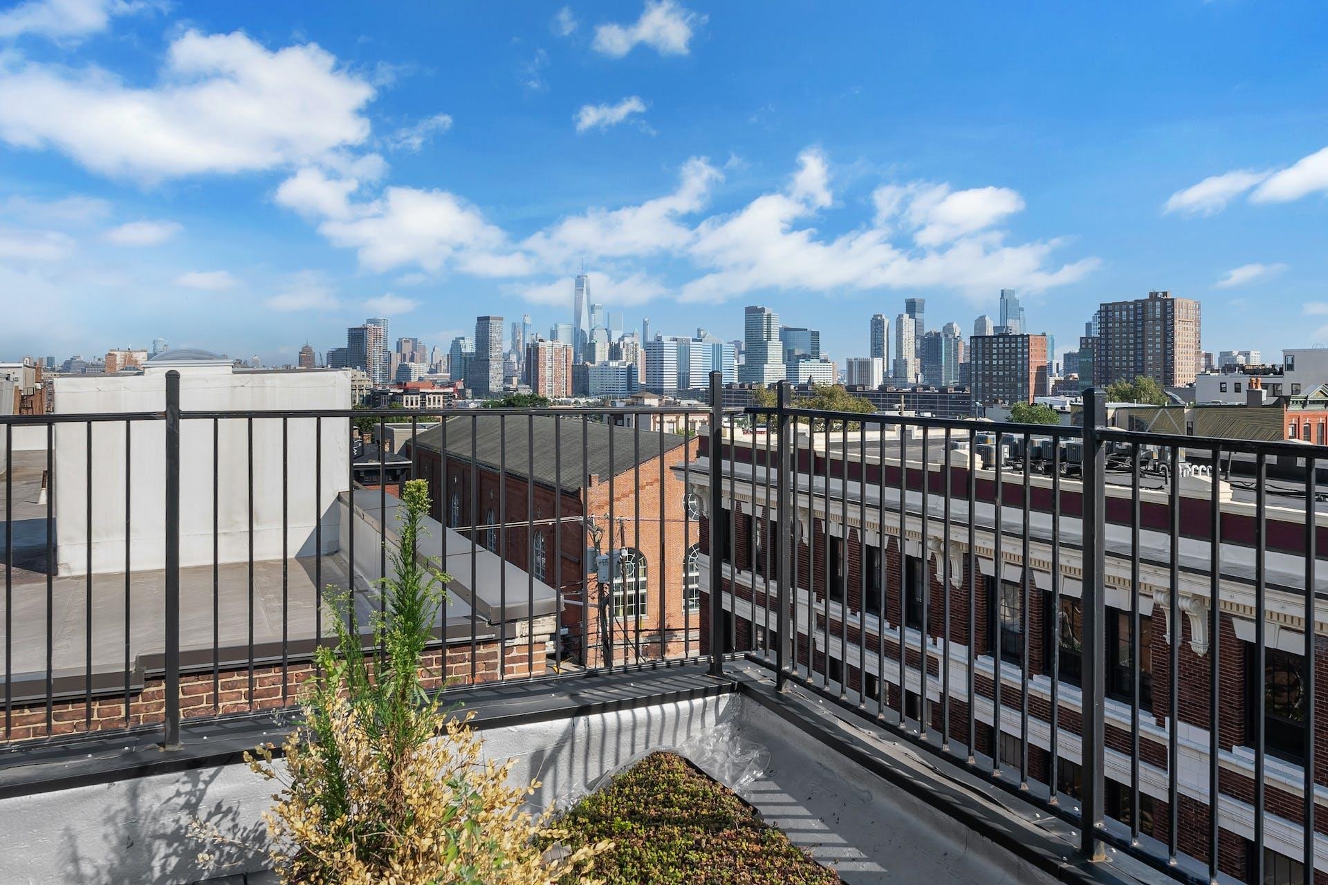 122-124 NEW YORK AVE Unit: 201