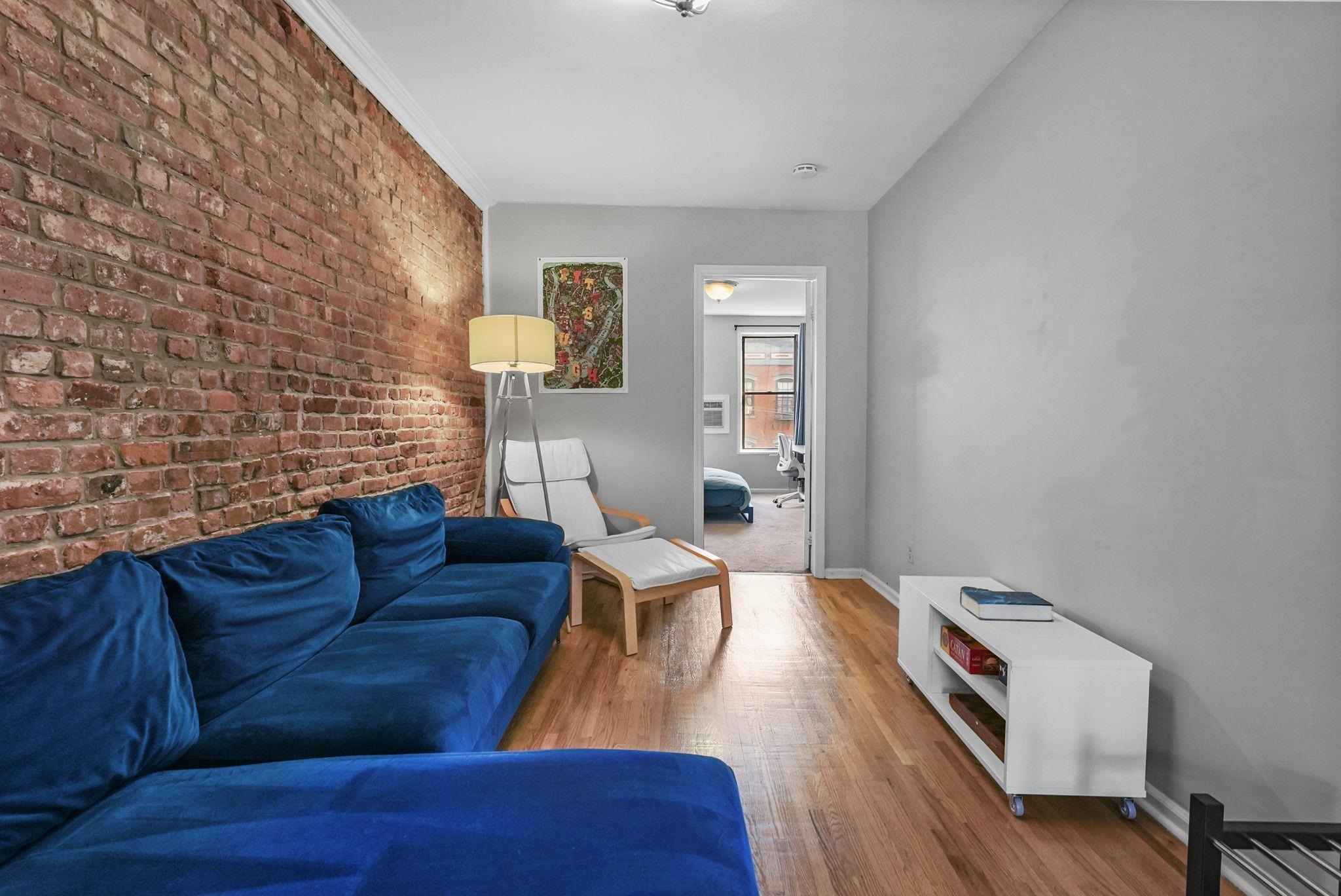 108 WILLOW AVE Unit: 4R