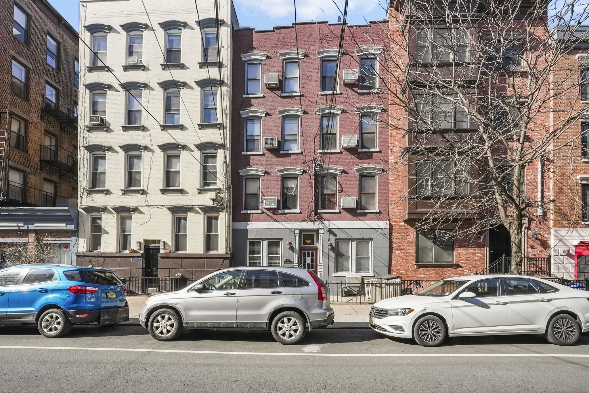 108 WILLOW AVE Unit: 4R
