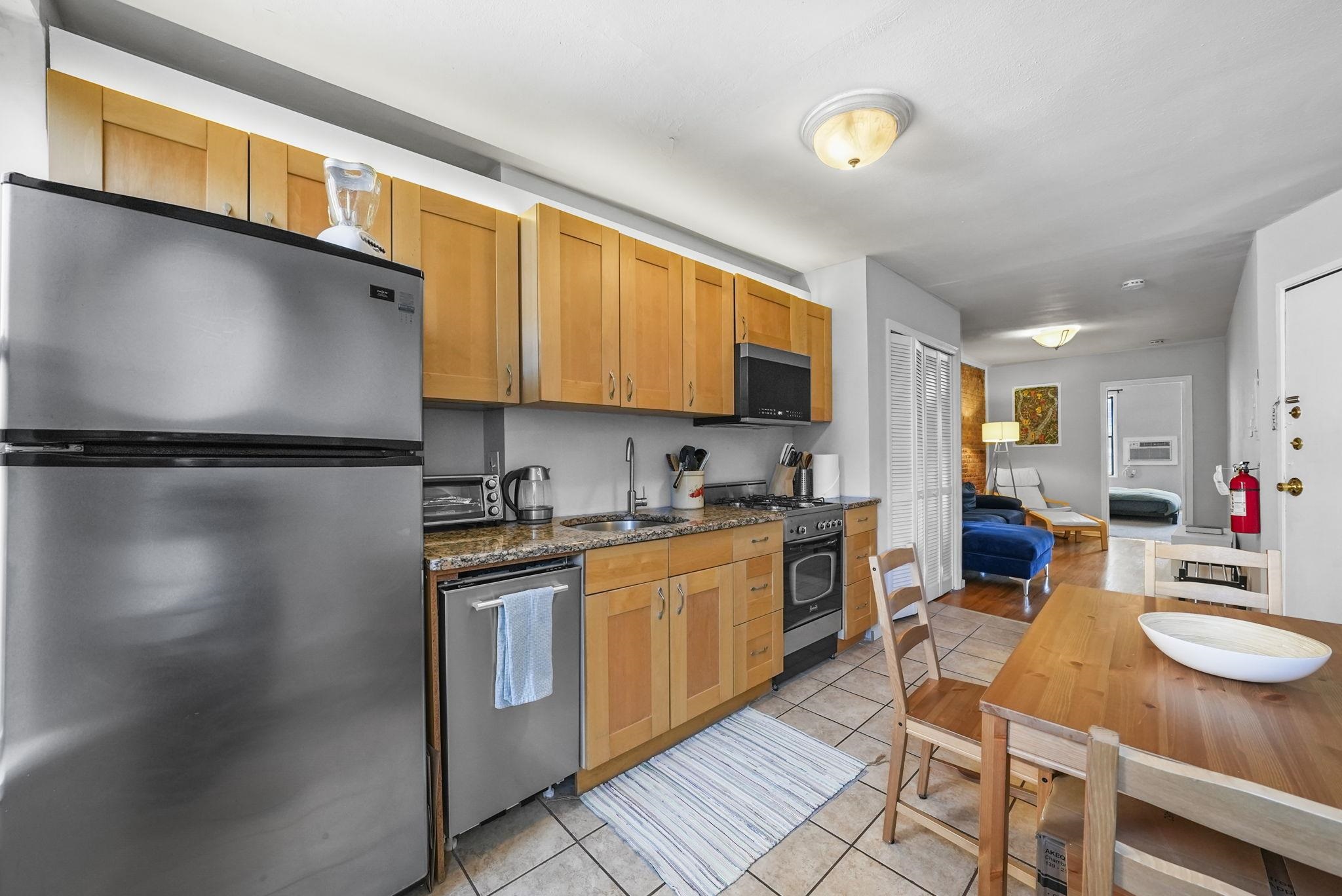 108 WILLOW AVE Unit: 4R