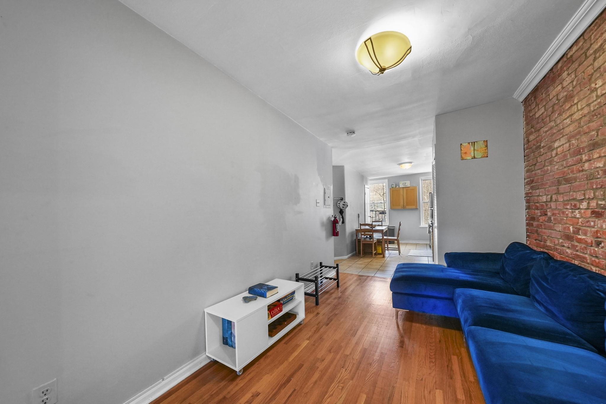 108 WILLOW AVE Unit: 4R