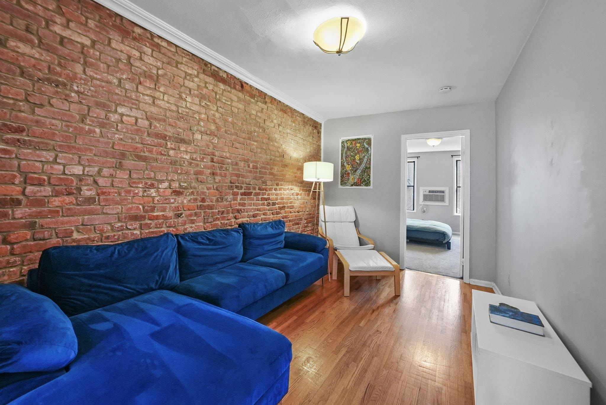 108 WILLOW AVE Unit: 4R