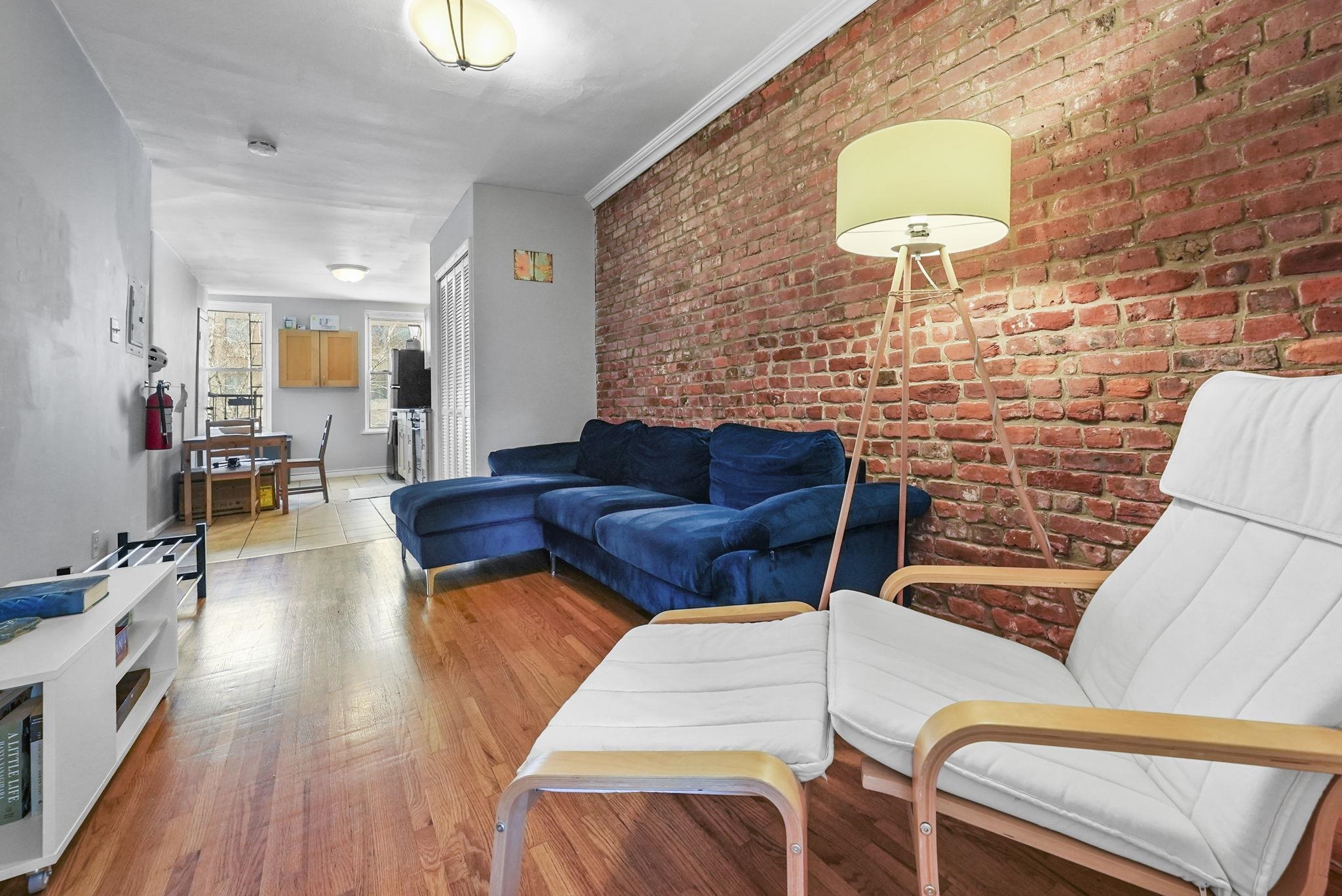 108 WILLOW AVE Unit: 4R