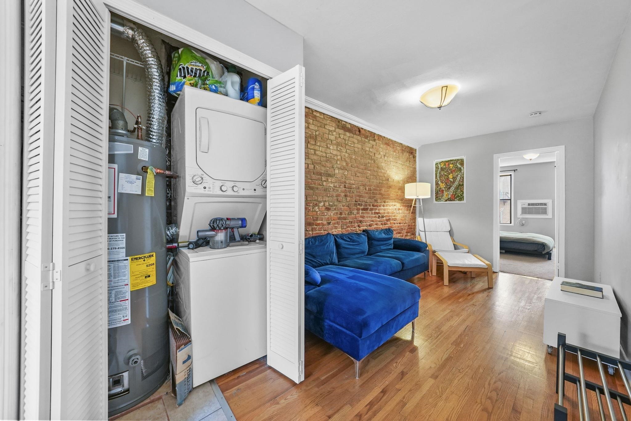 108 WILLOW AVE Unit: 4R
