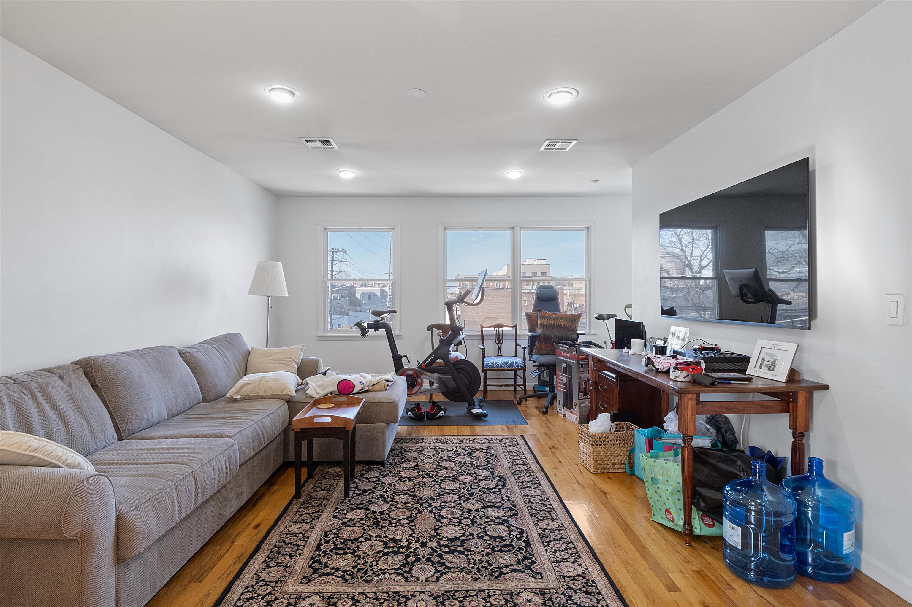 82 TUERS AVE