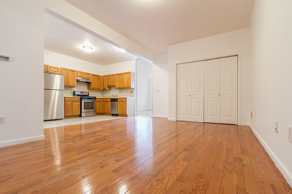 243 CAMBRIDGE AVE