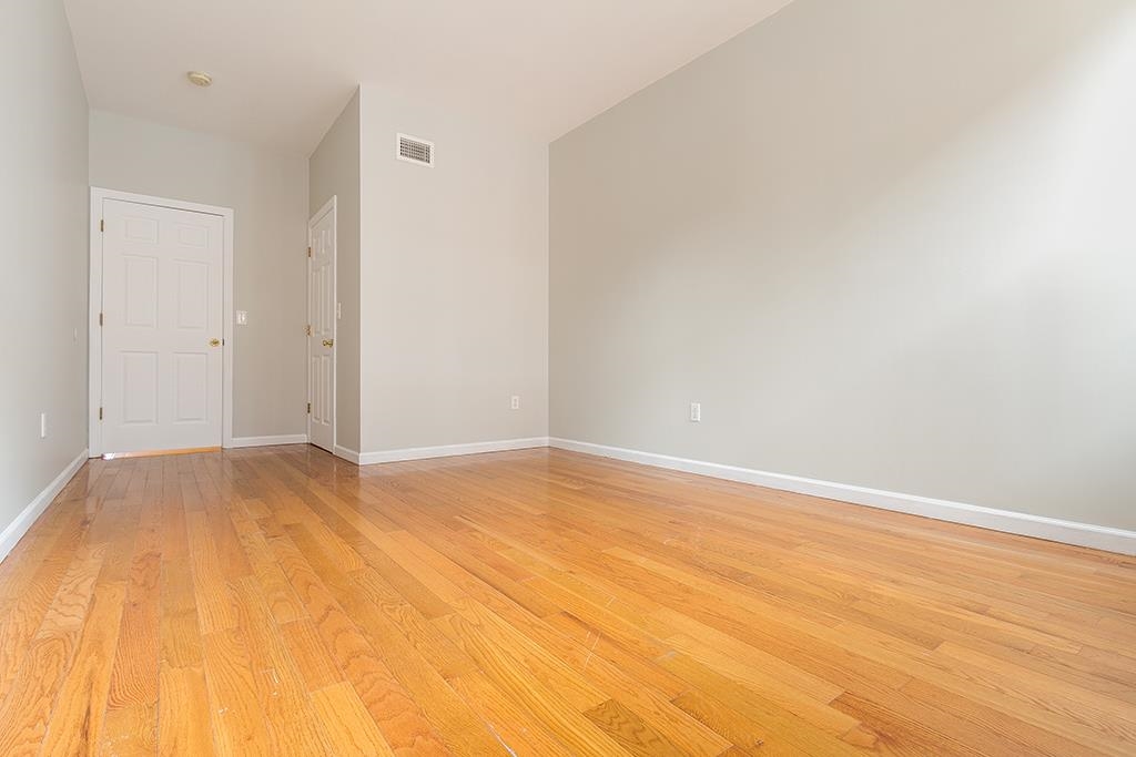 243 CAMBRIDGE AVE