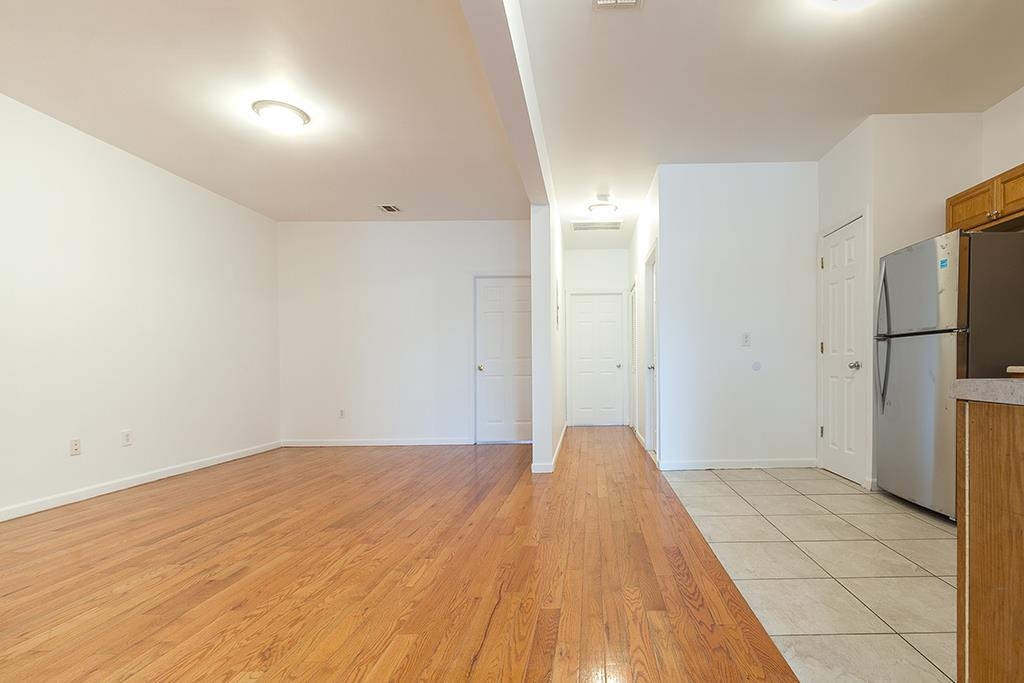 243 CAMBRIDGE AVE