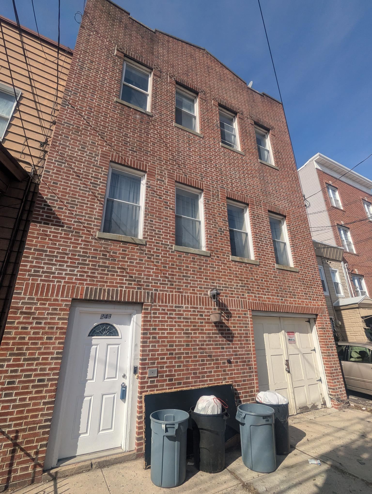 243 CAMBRIDGE AVE
