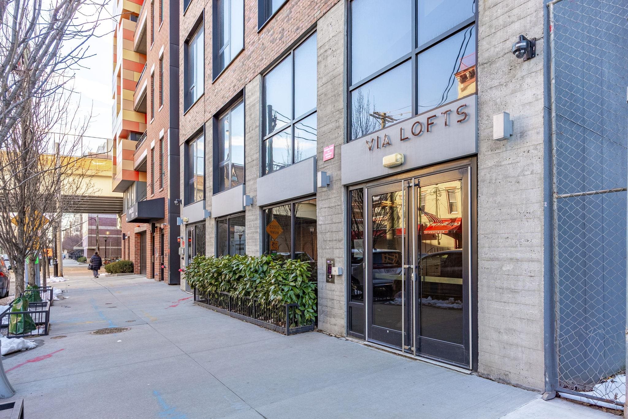 1410 GRAND ST Unit: 500