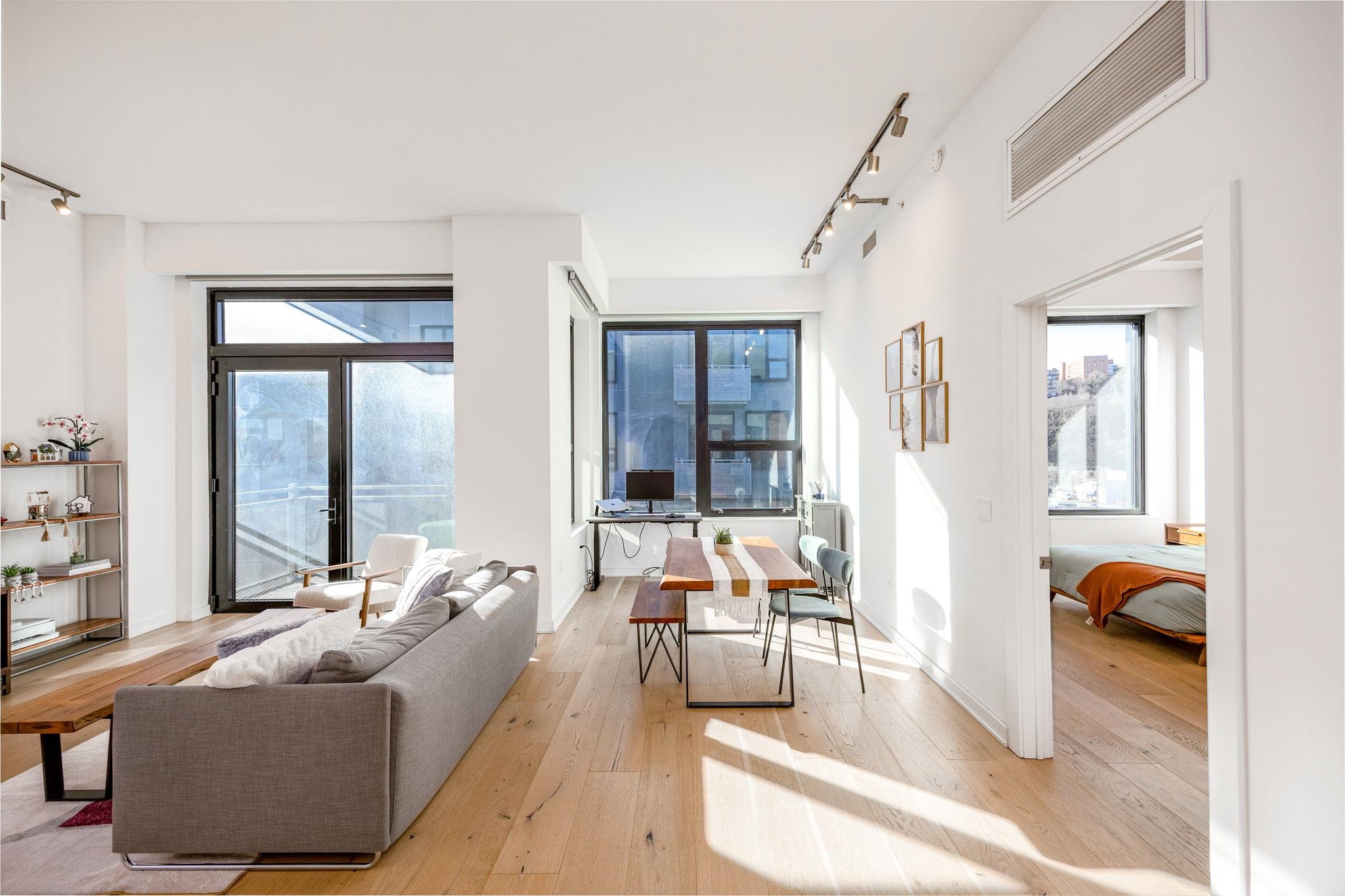 1410 GRAND ST Unit: 500
