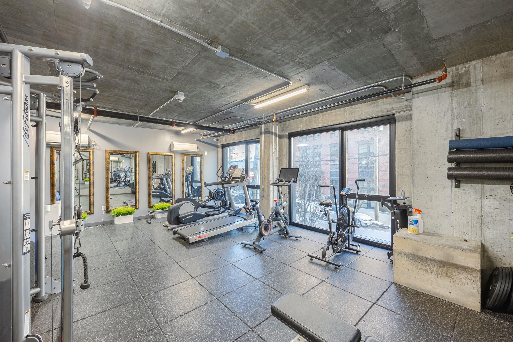 1410 GRAND ST Unit: 500