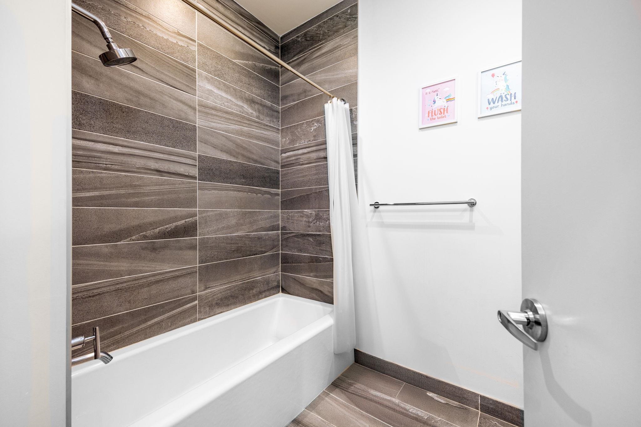 1410 GRAND ST Unit: 500