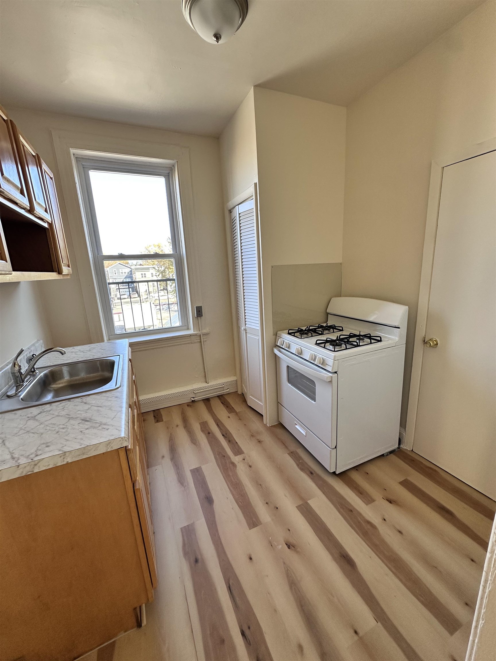 230 SEAVIEW AVE Unit: 5