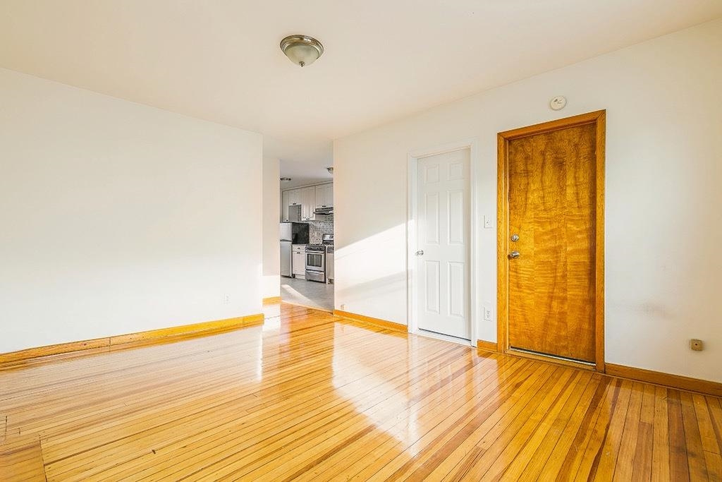 125 TERRACE AVE