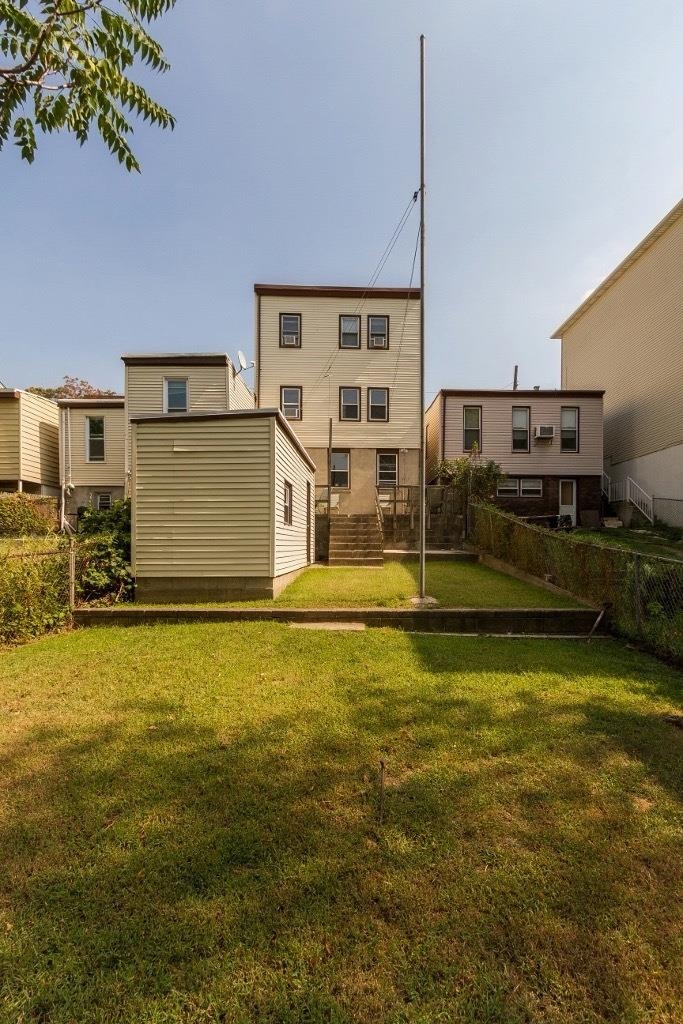 125 TERRACE AVE
