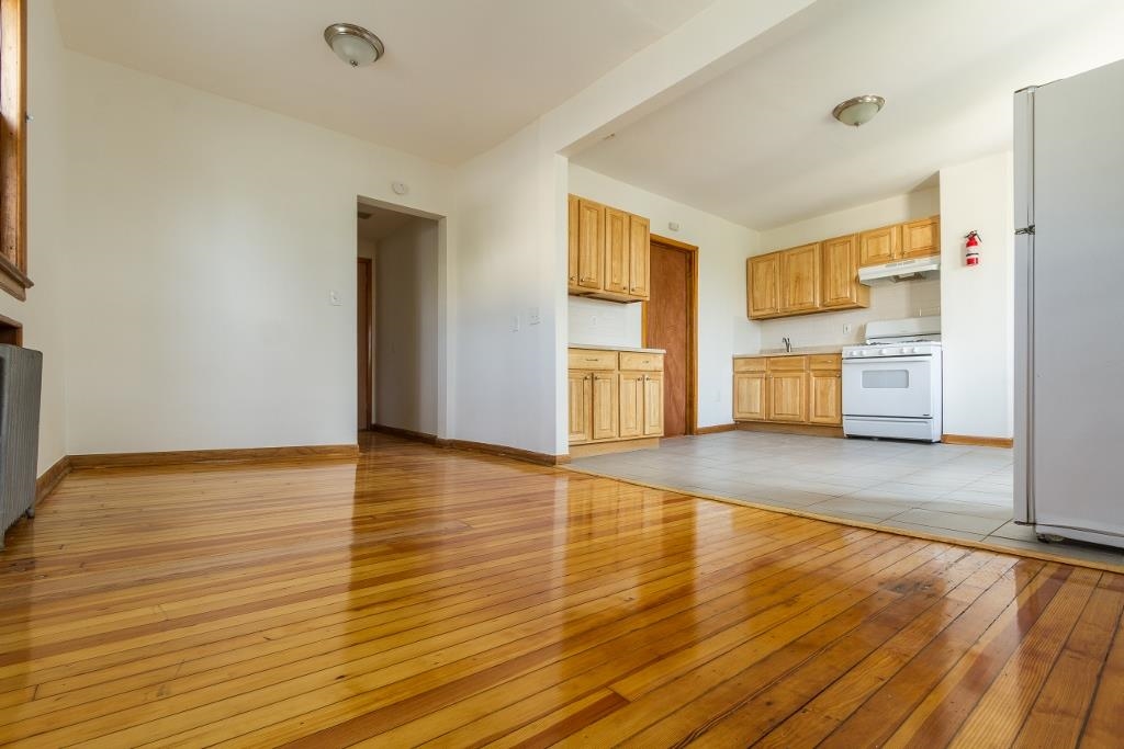 125 TERRACE AVE