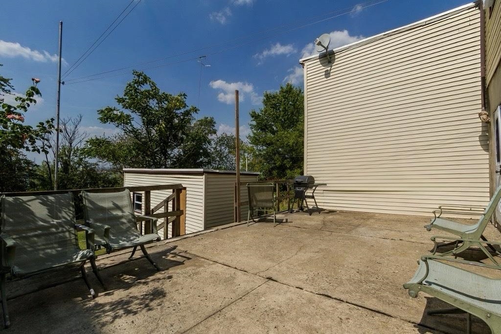 125 TERRACE AVE