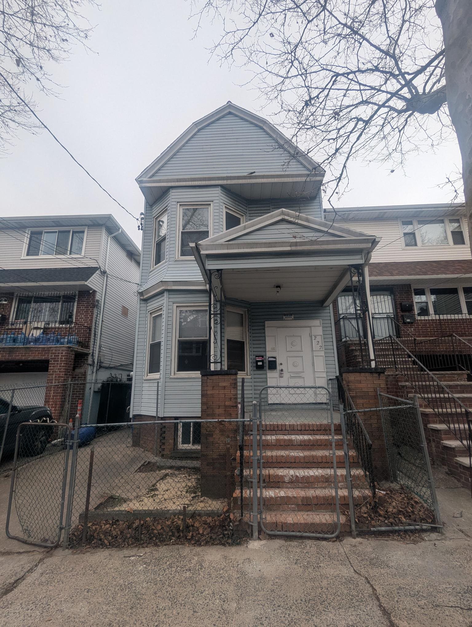 222 GRANT AVE