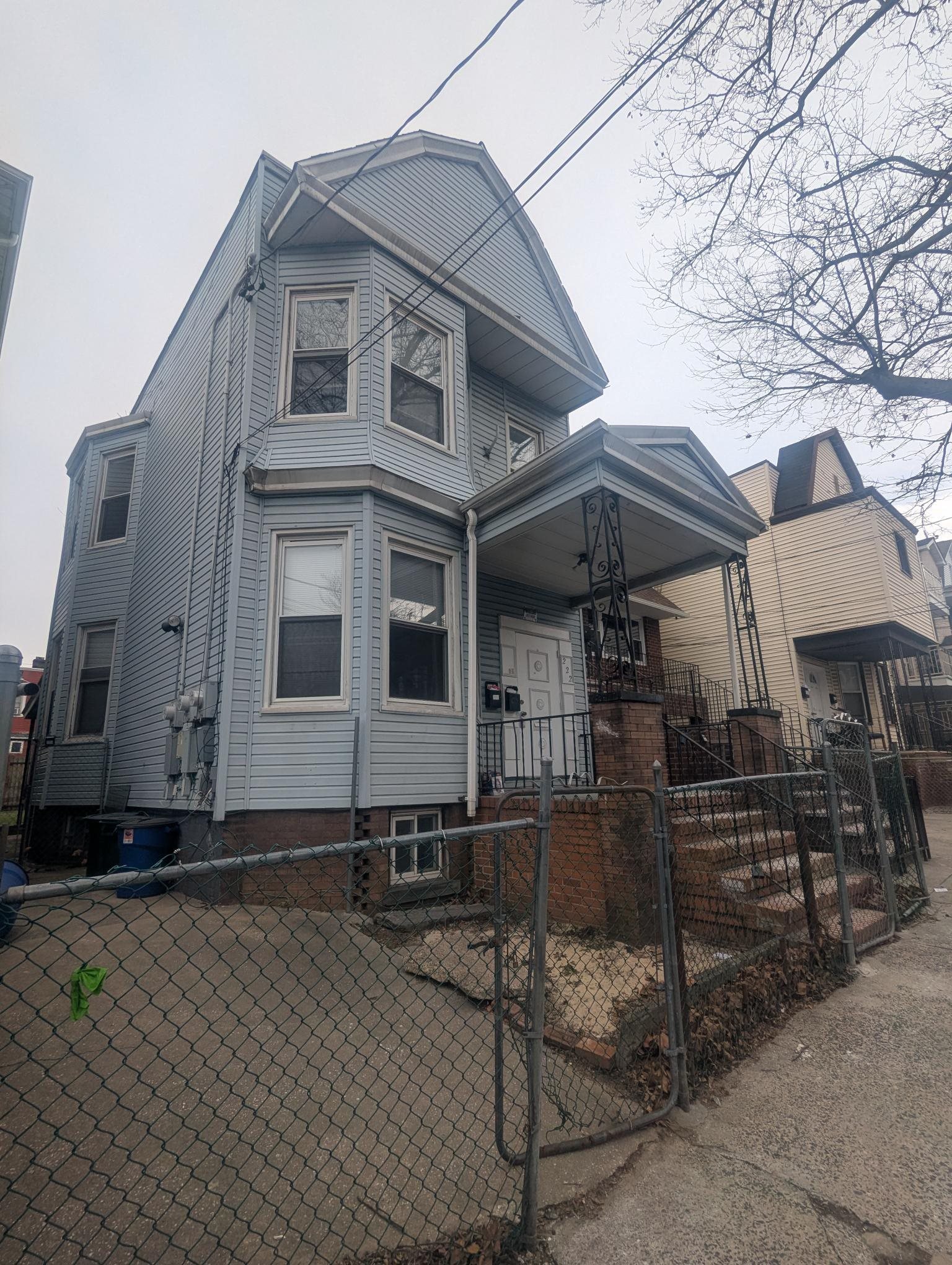 222 GRANT AVE