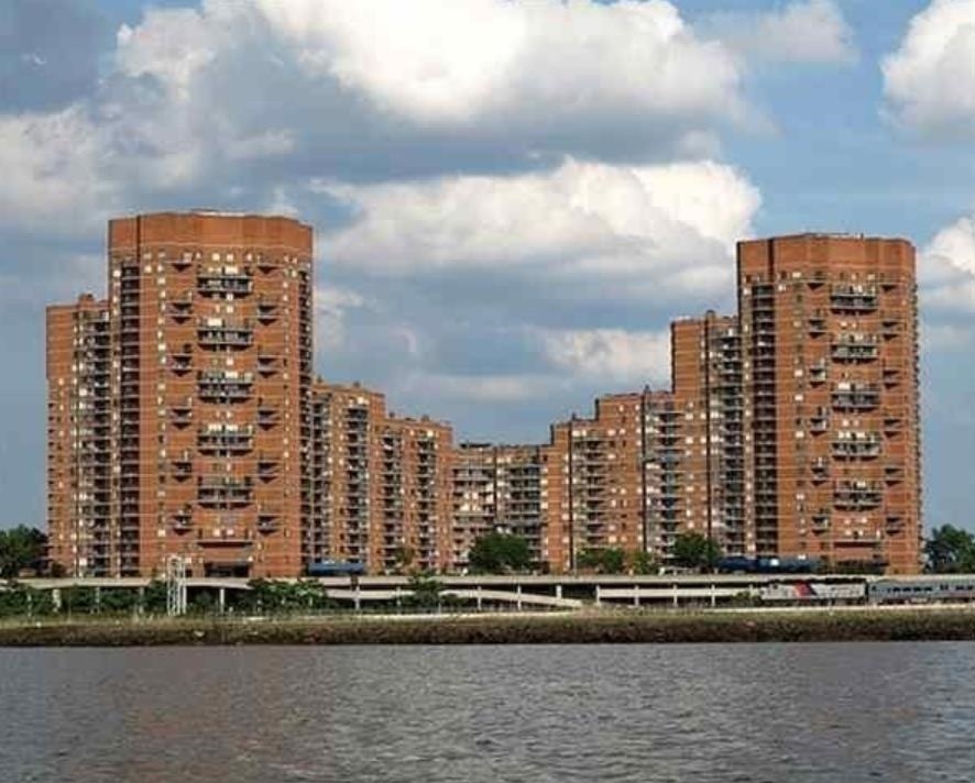 2138 HARMON COVE TOWER Unit: 2138