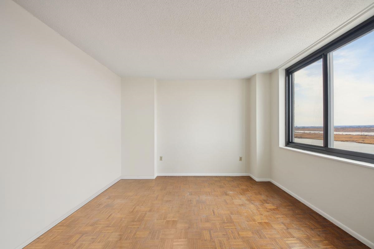 2138 HARMON COVE TOWER Unit: 2138