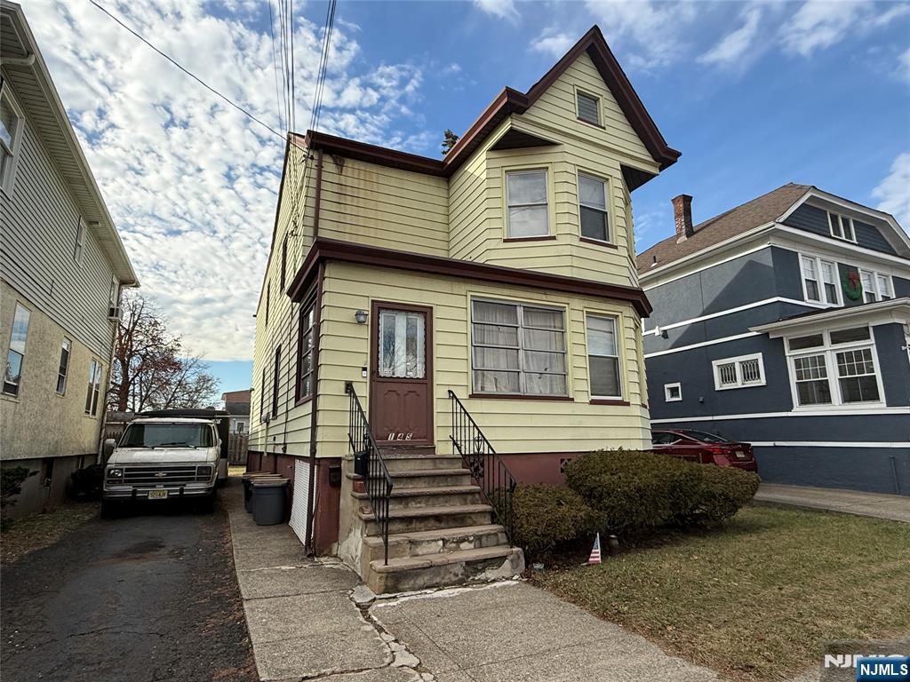 145 Lincoln Avenue