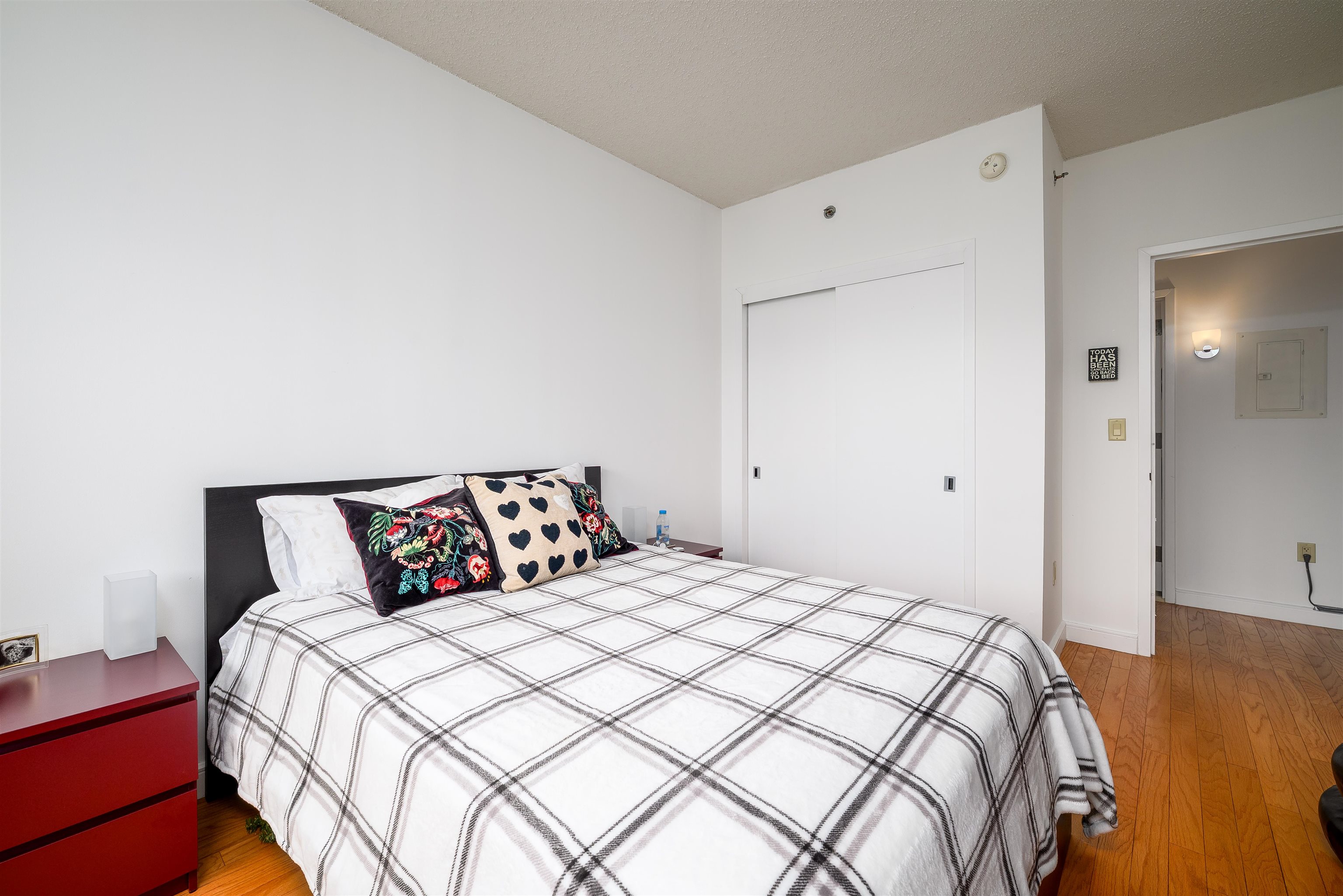 20 NEWPORT PARKWAY Unit: 2106