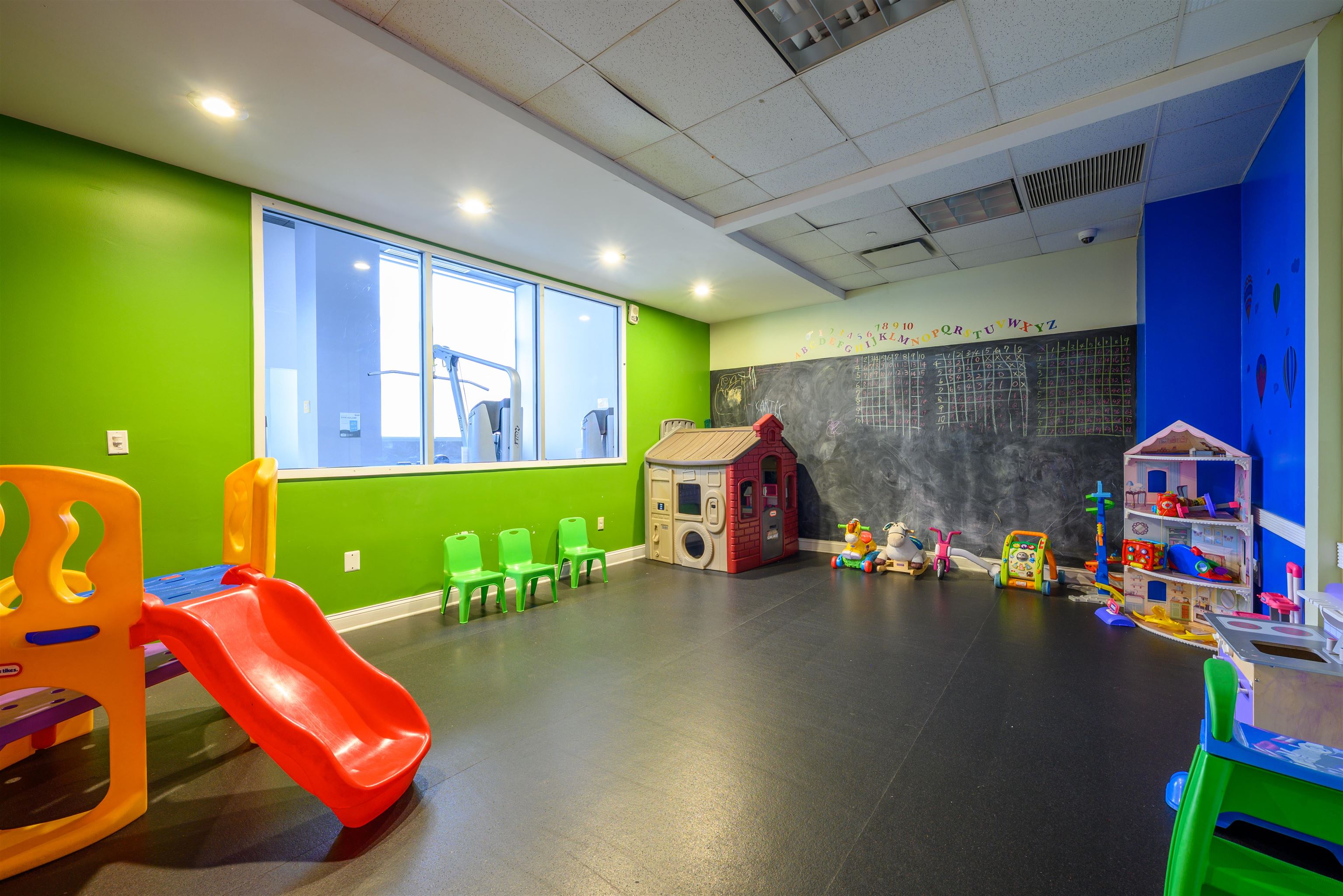 20 NEWPORT PARKWAY Unit: 2106