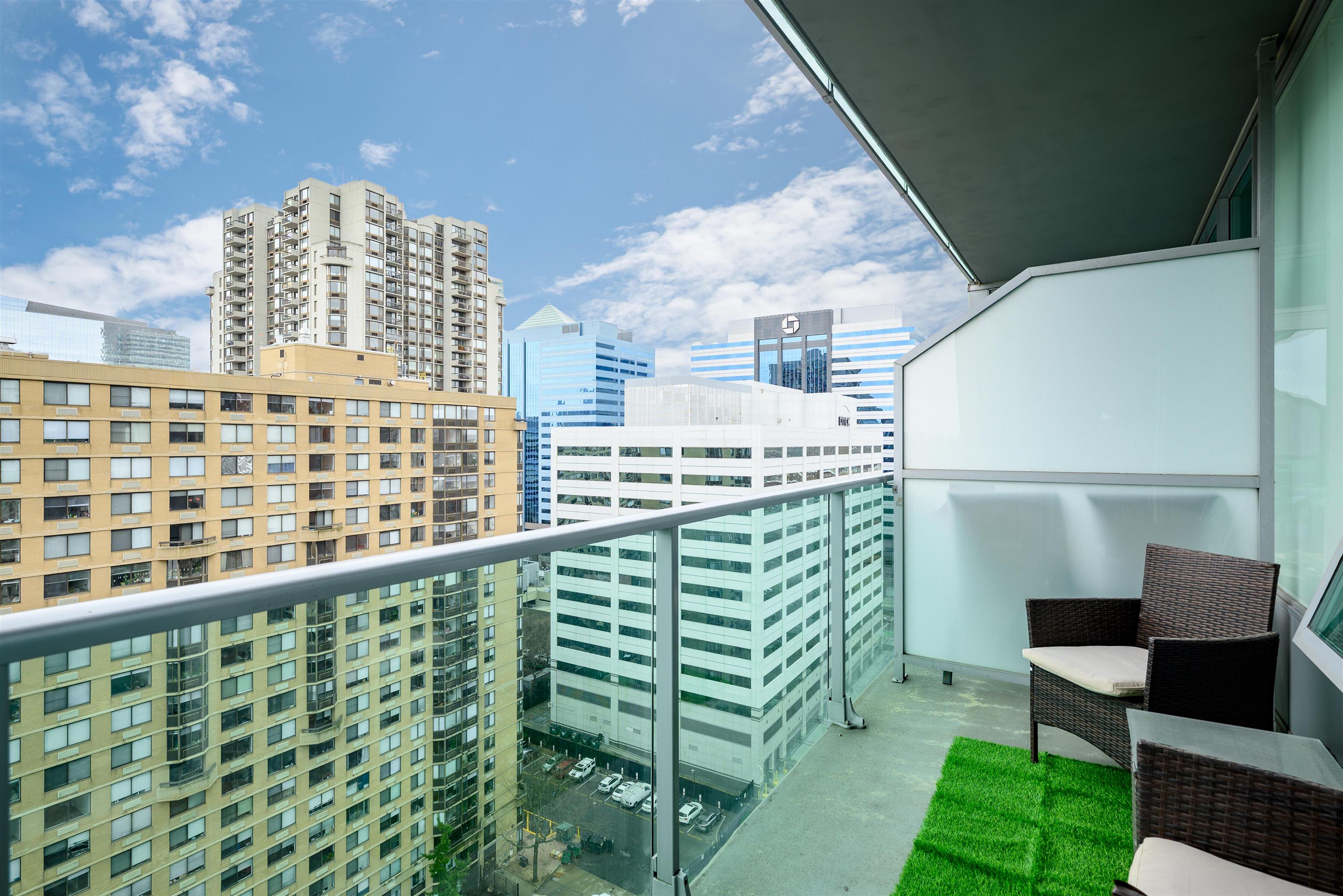 20 NEWPORT PARKWAY Unit: 2106