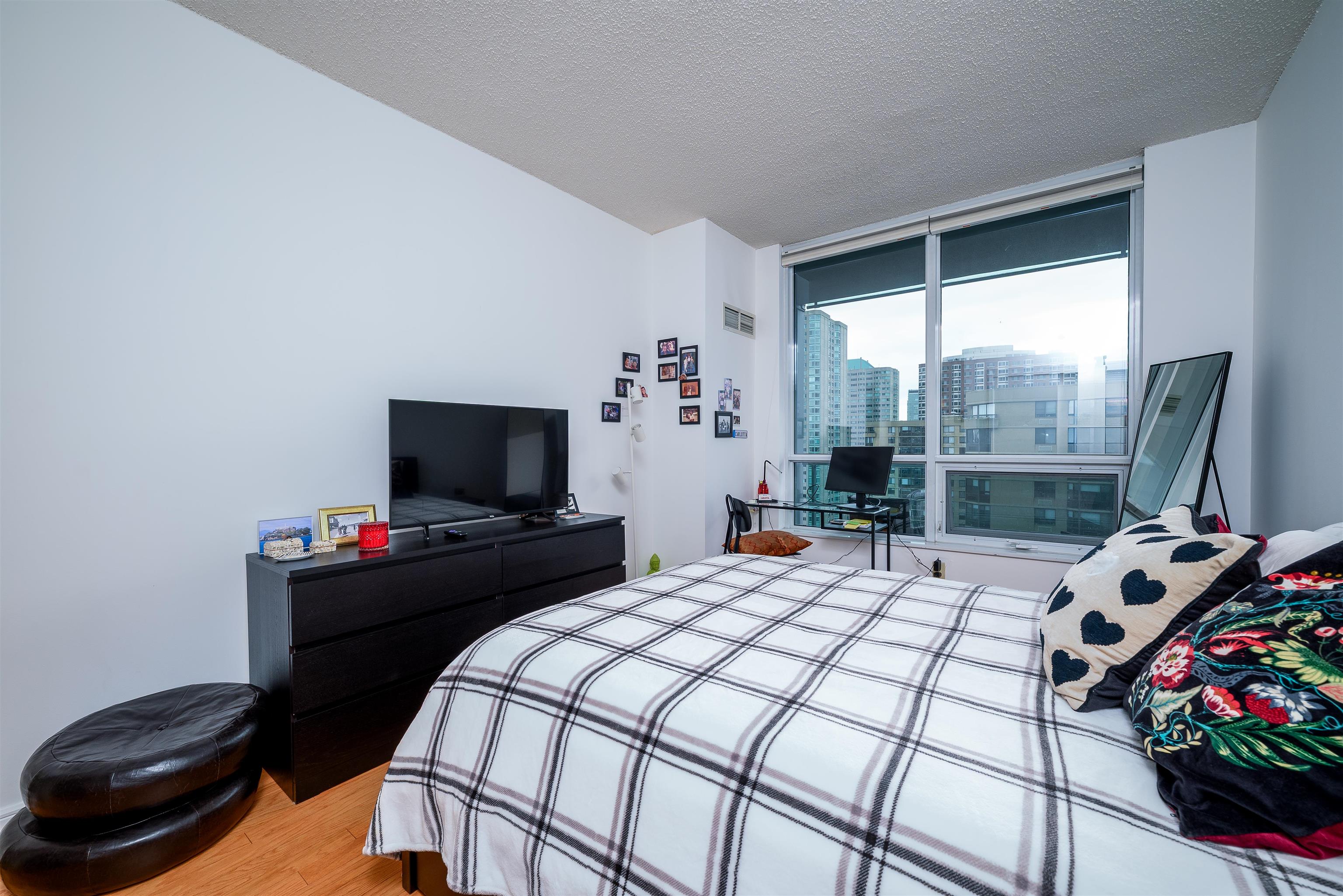 20 NEWPORT PARKWAY Unit: 2106