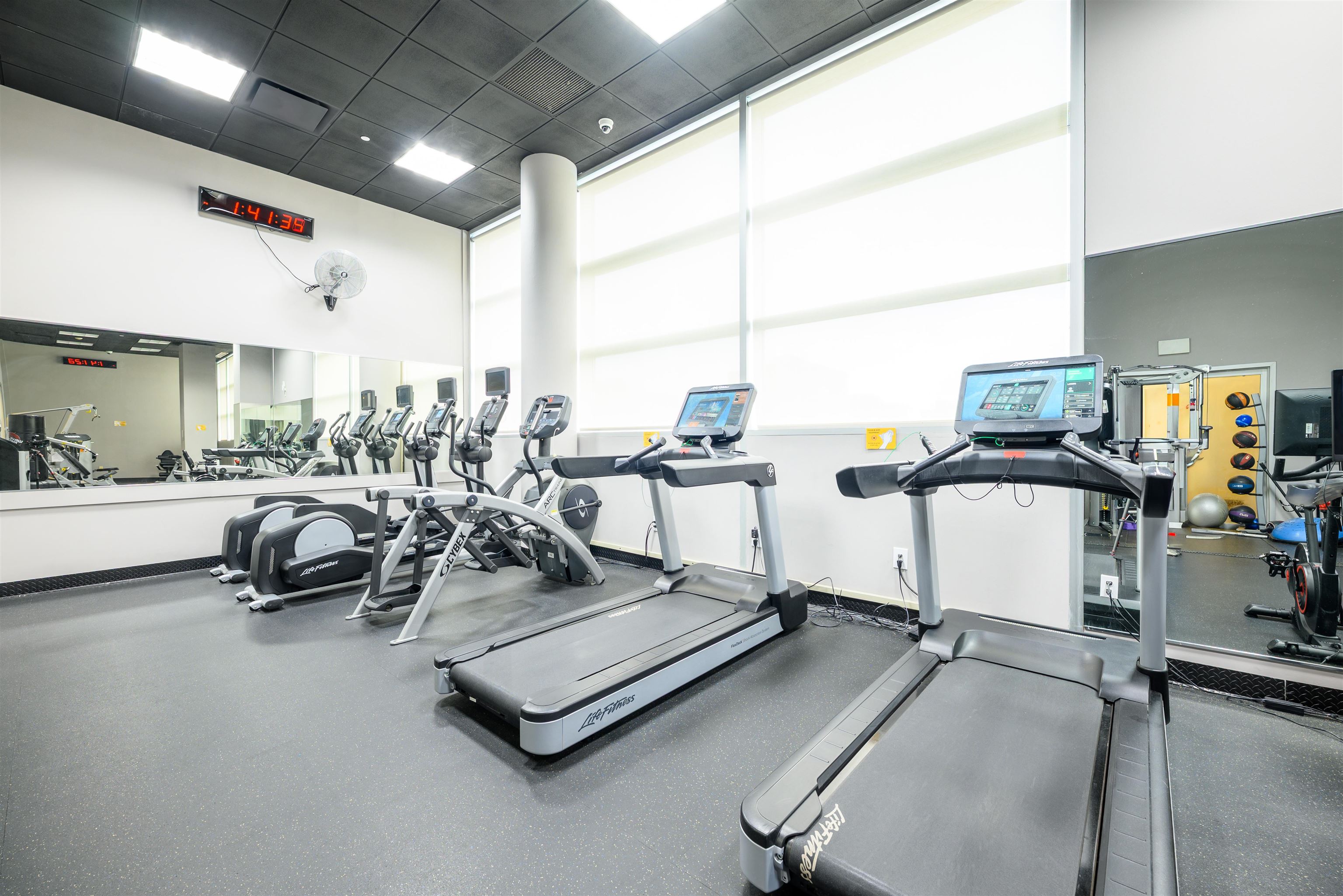 20 NEWPORT PARKWAY Unit: 2106