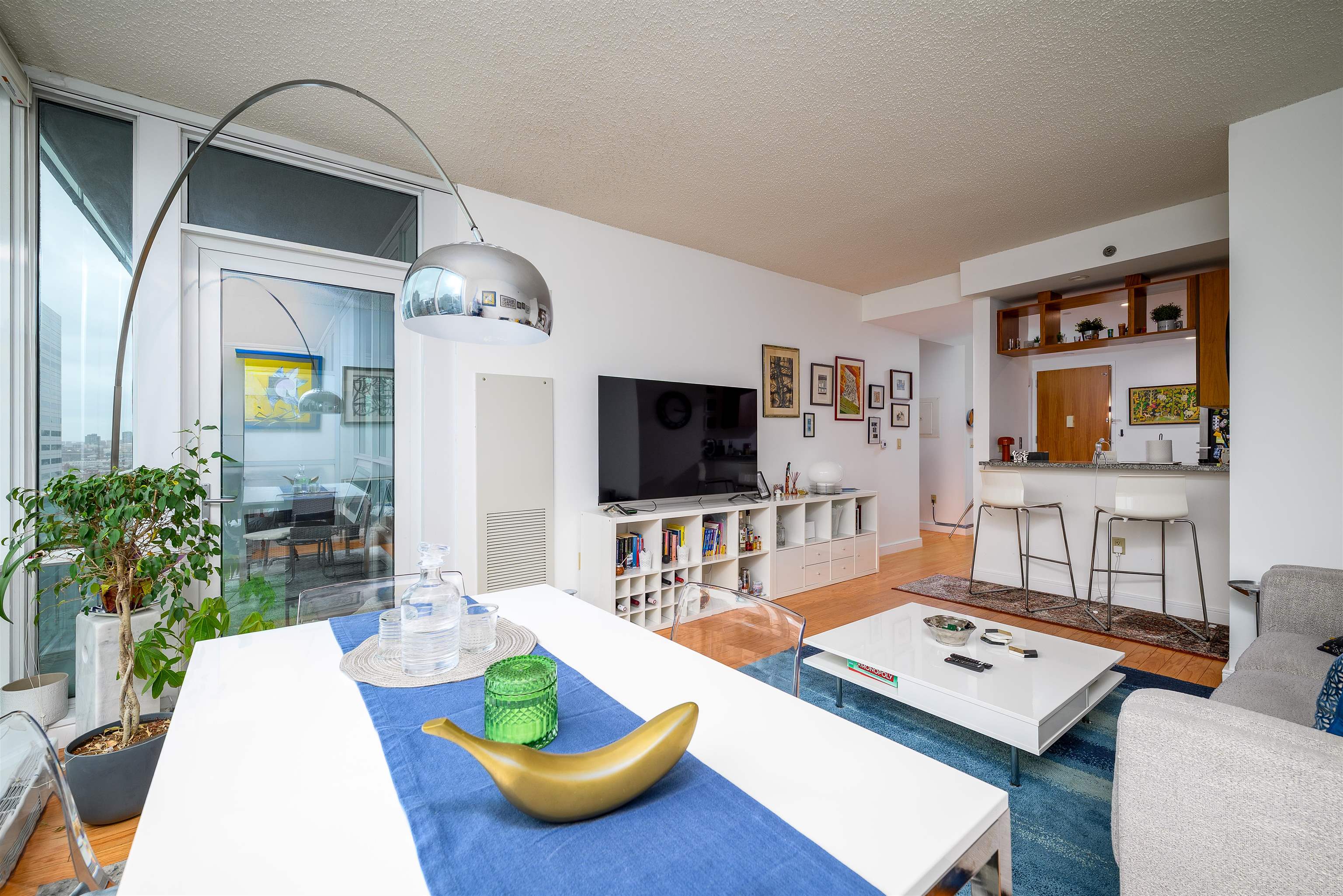 20 NEWPORT PARKWAY Unit: 2106