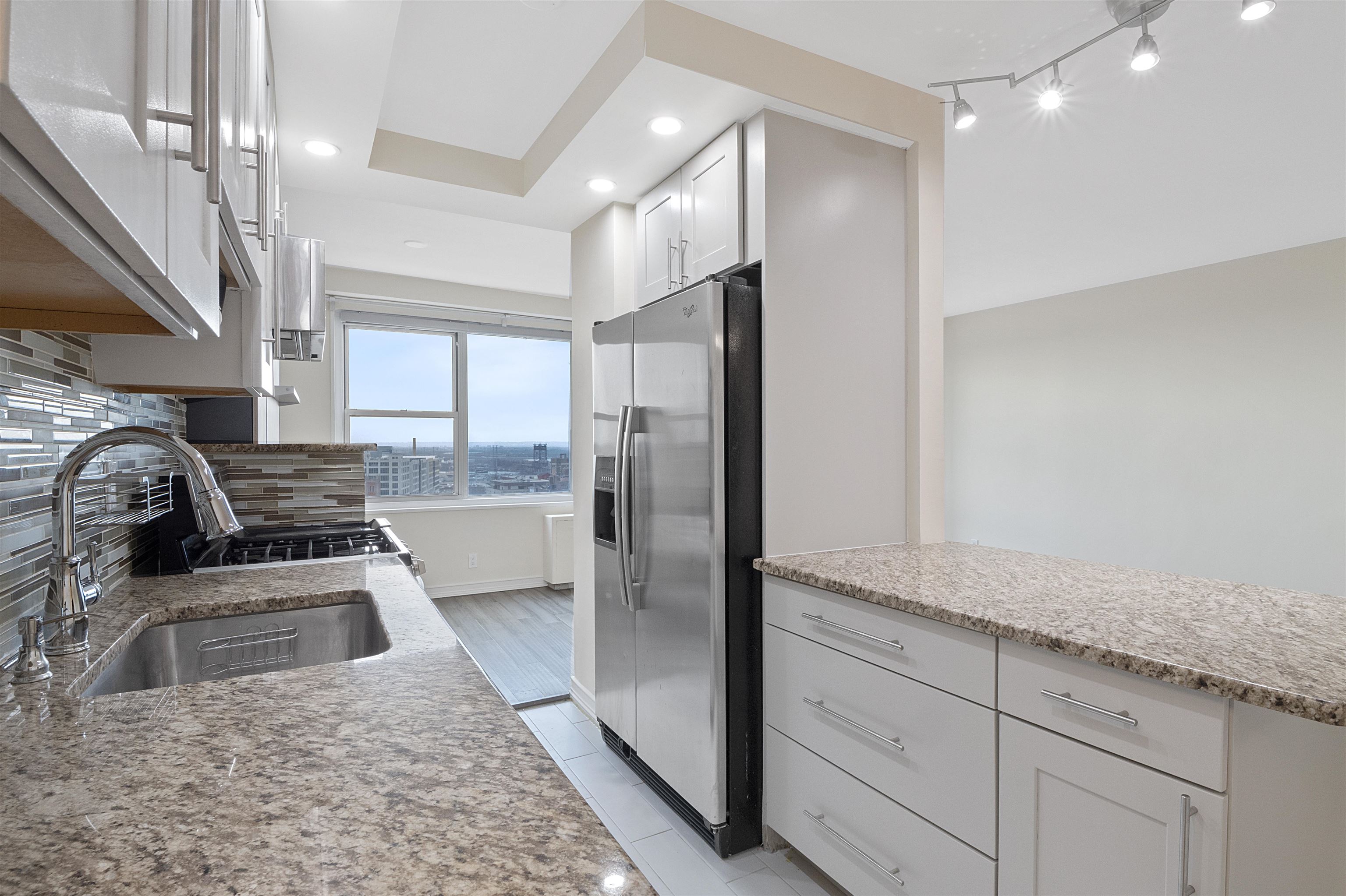 225 ST PAUL AVE Unit: 11A
