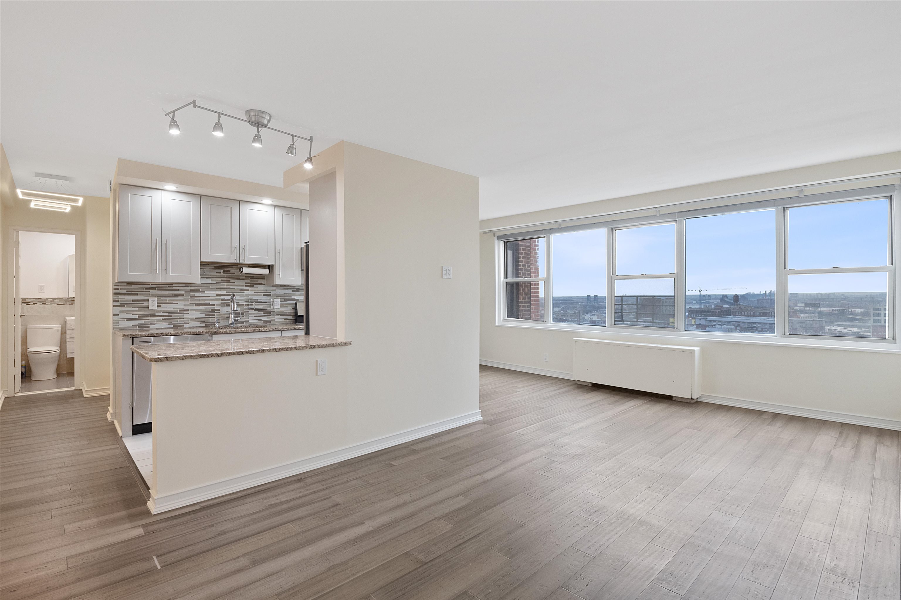 225 ST PAUL AVE Unit: 11A