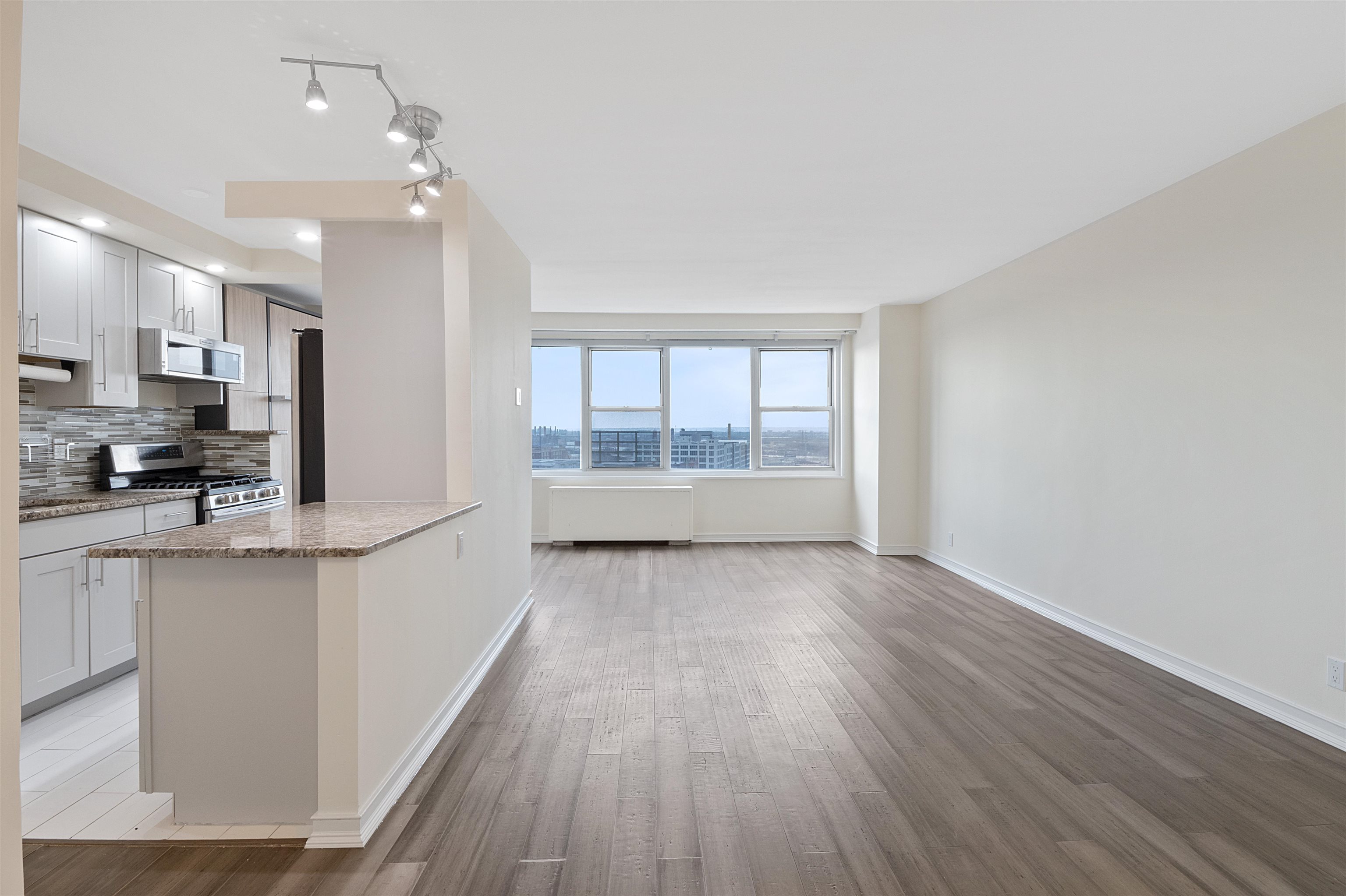 225 ST PAUL AVE Unit: 11A