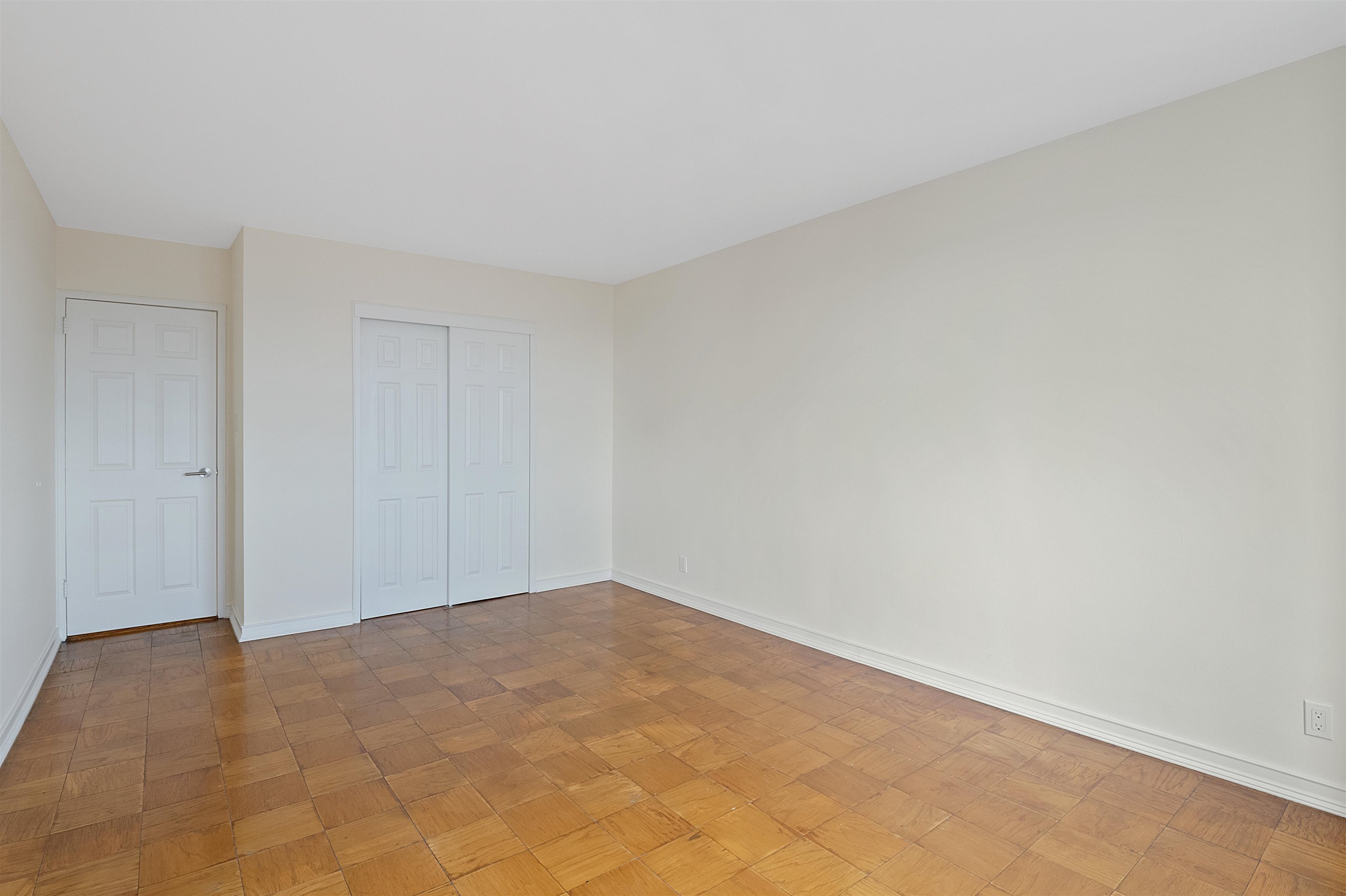 225 ST PAUL AVE Unit: 11A