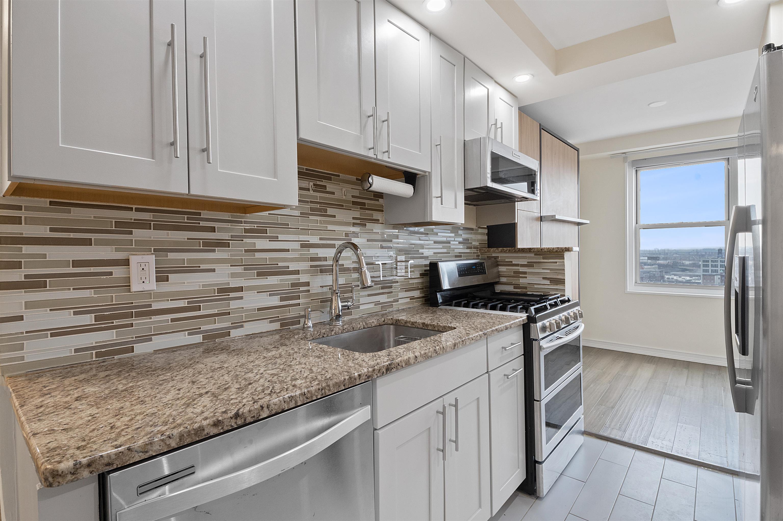 225 ST PAUL AVE Unit: 11A