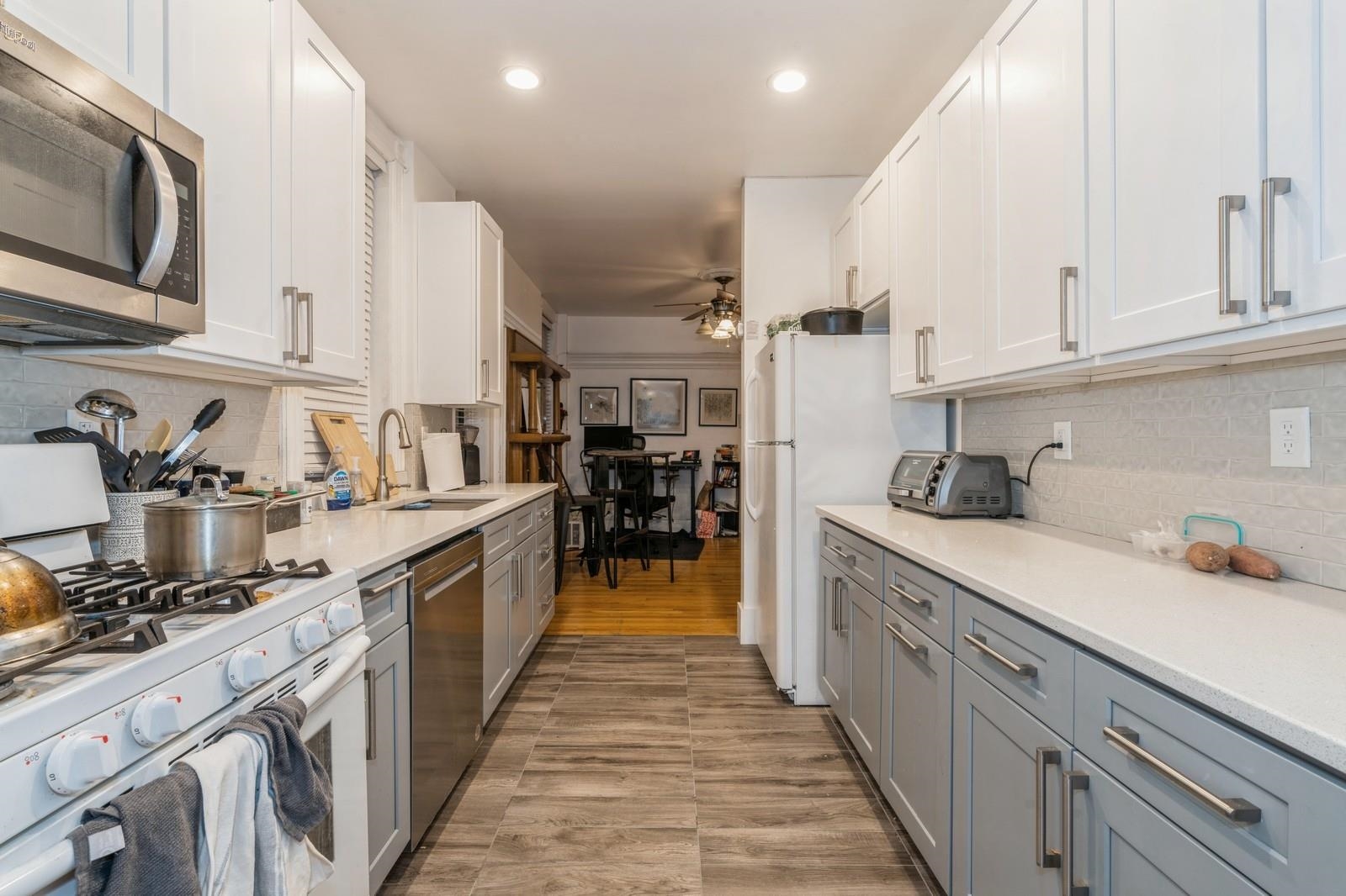 1110 PARK AVE Unit: 3L