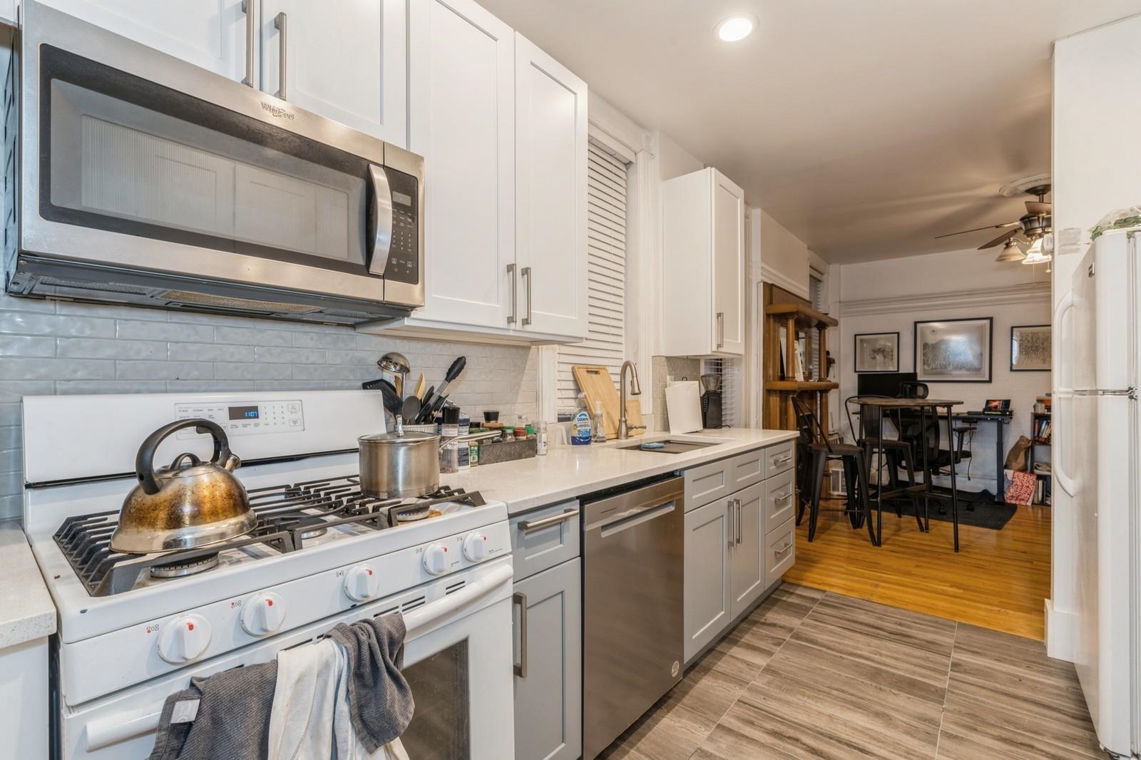 1110 PARK AVE Unit: 3L