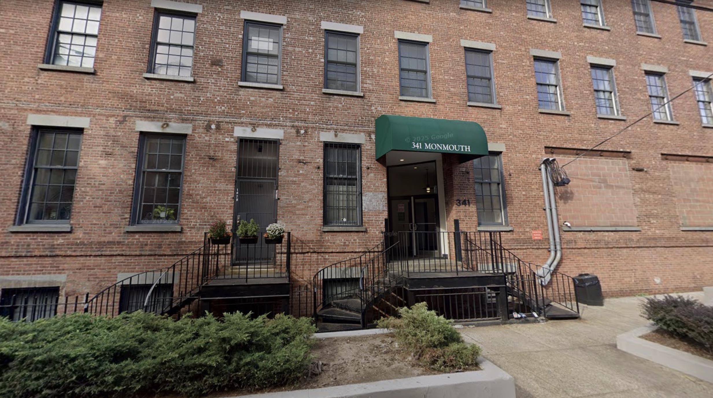 341 MONMOUTH ST Unit: 405D